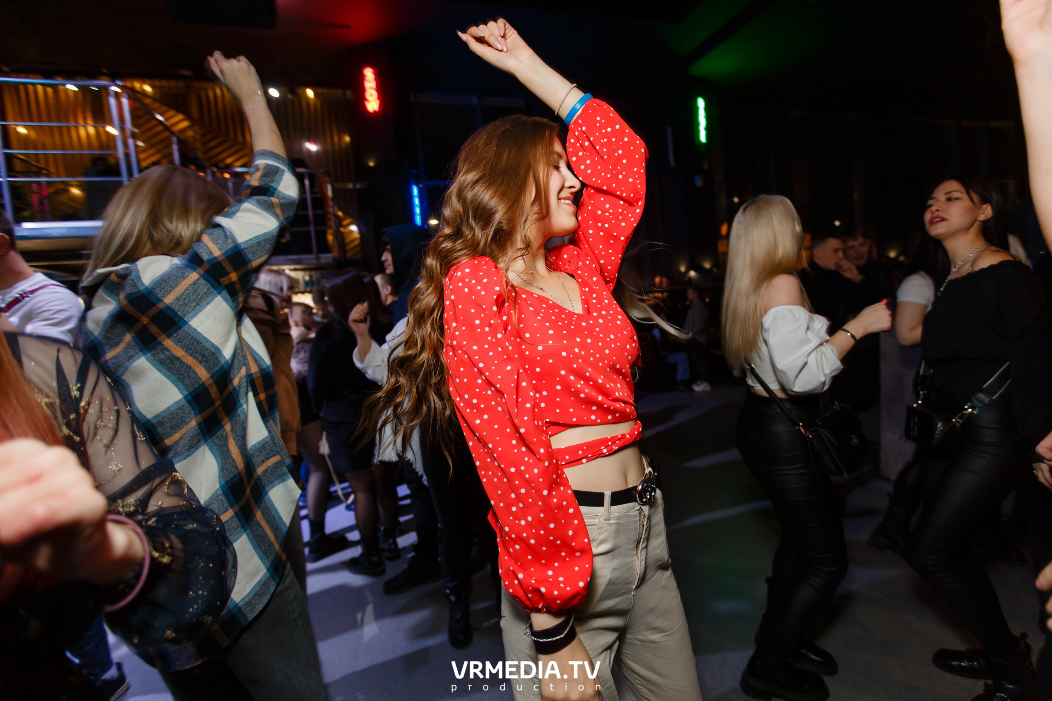 Выходные в баре «DOSKI»