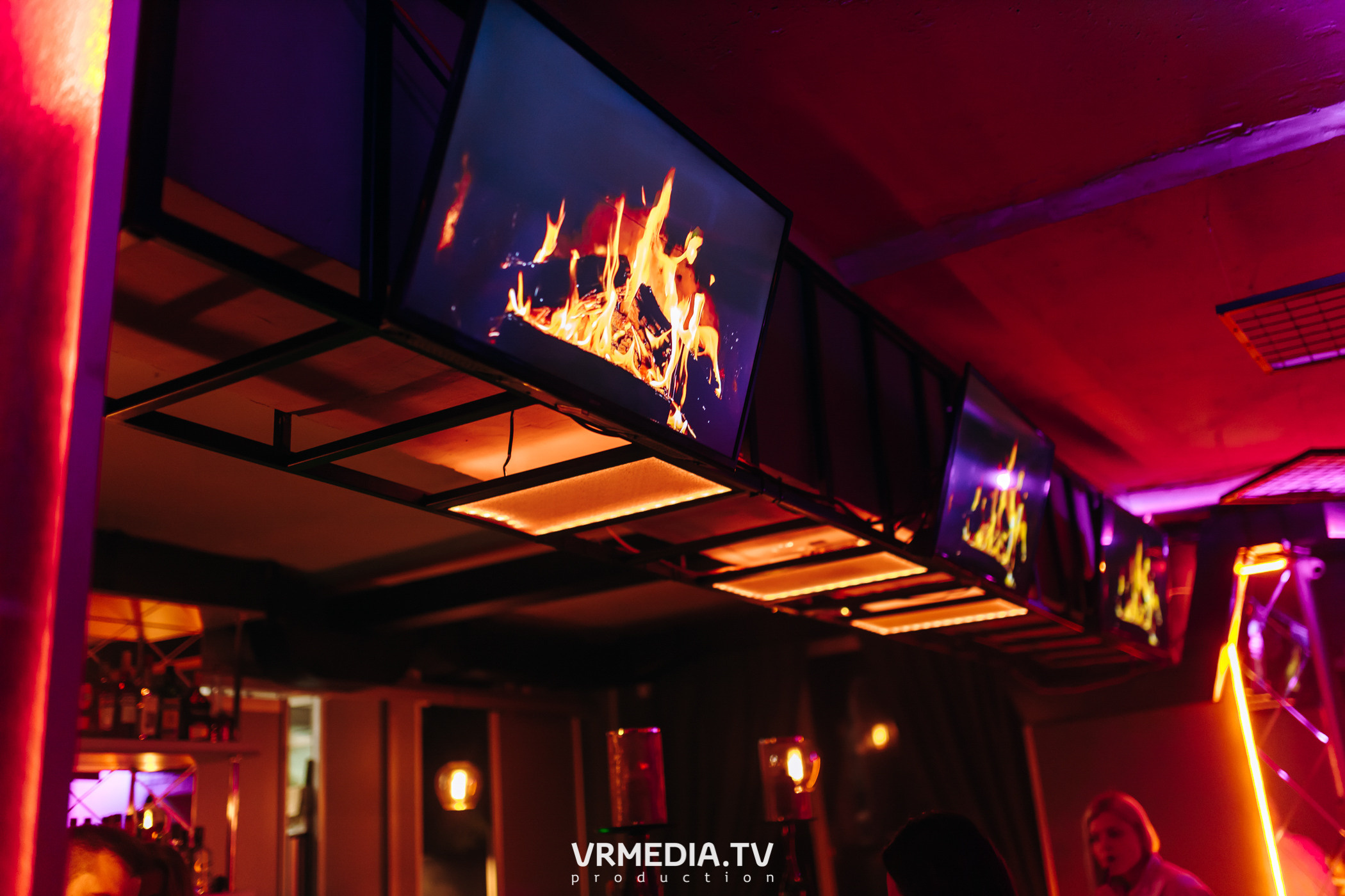 Ночь Безумного Бармена в Lounge Voice Hall «Familia»