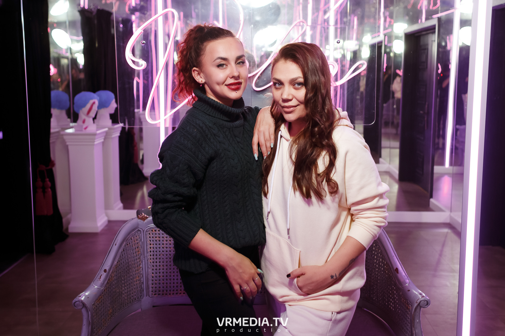 Выходные в караоке-баре «Volna»