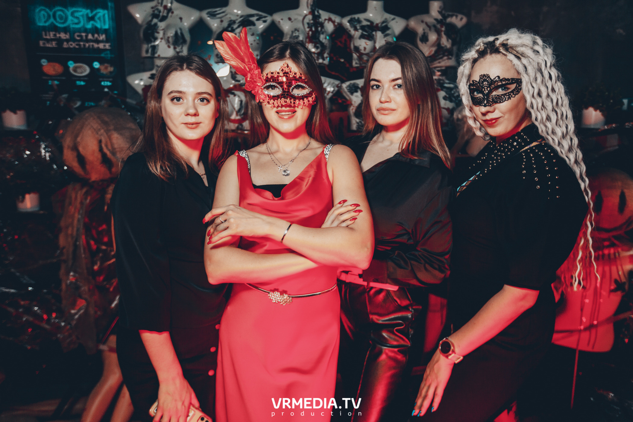 Театр мёртвых кукол в баре «DOSKI»