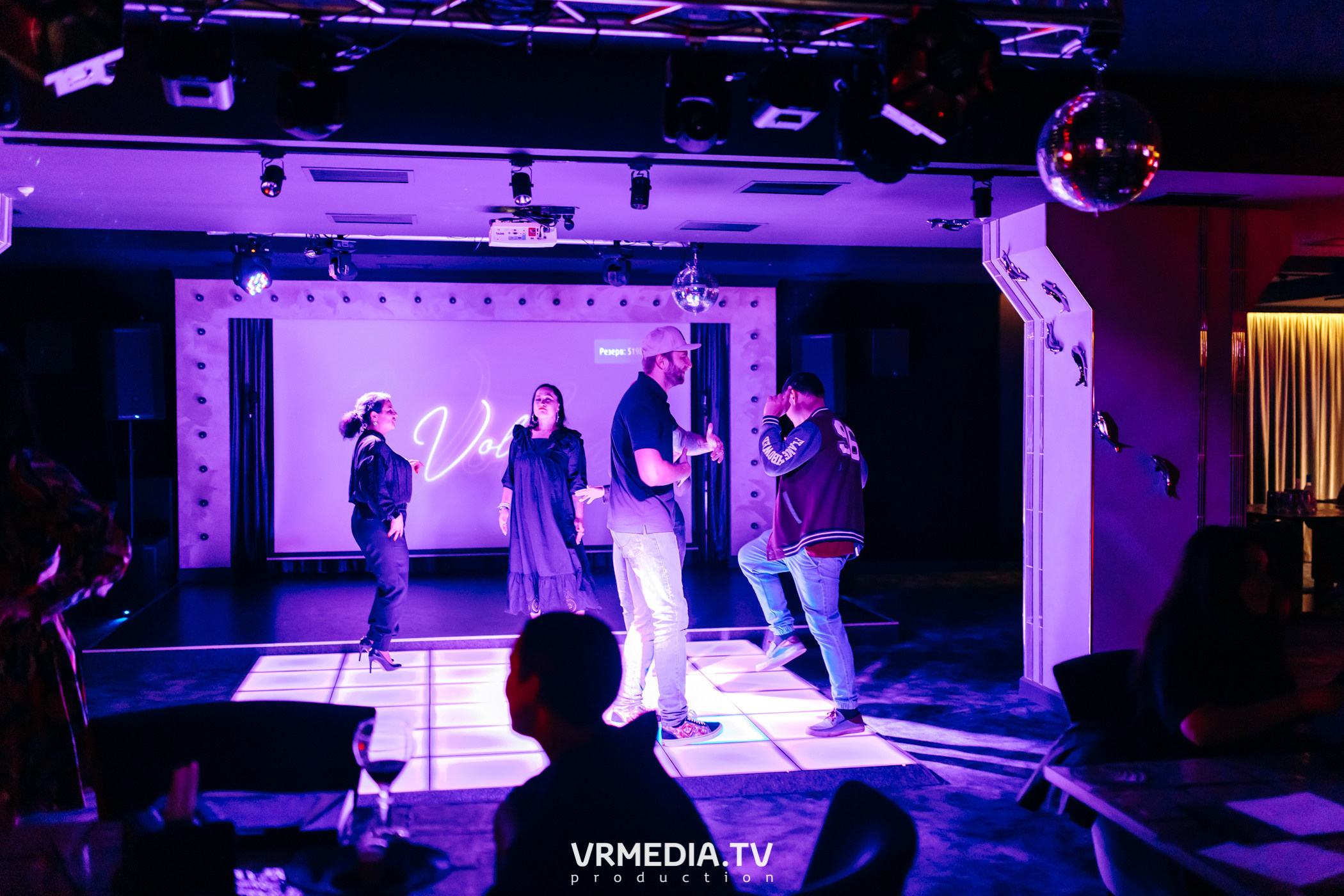 Ночь фотографии в караоке-баре «Volna»