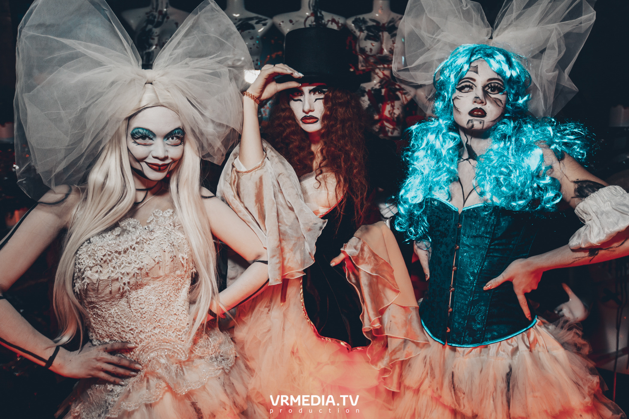 Театр мёртвых кукол в баре «DOSKI»