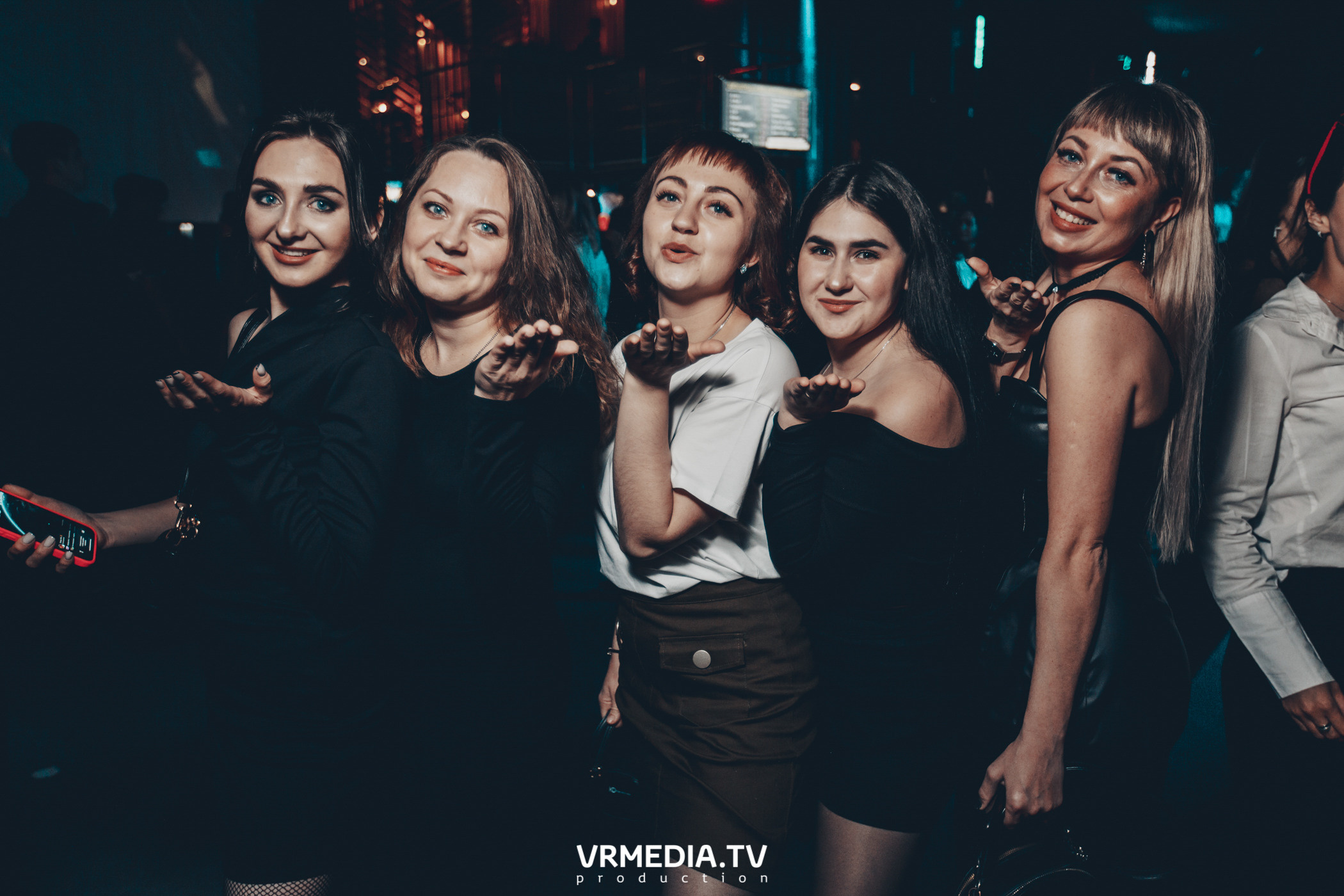 Выходные в баре «DOSKI»