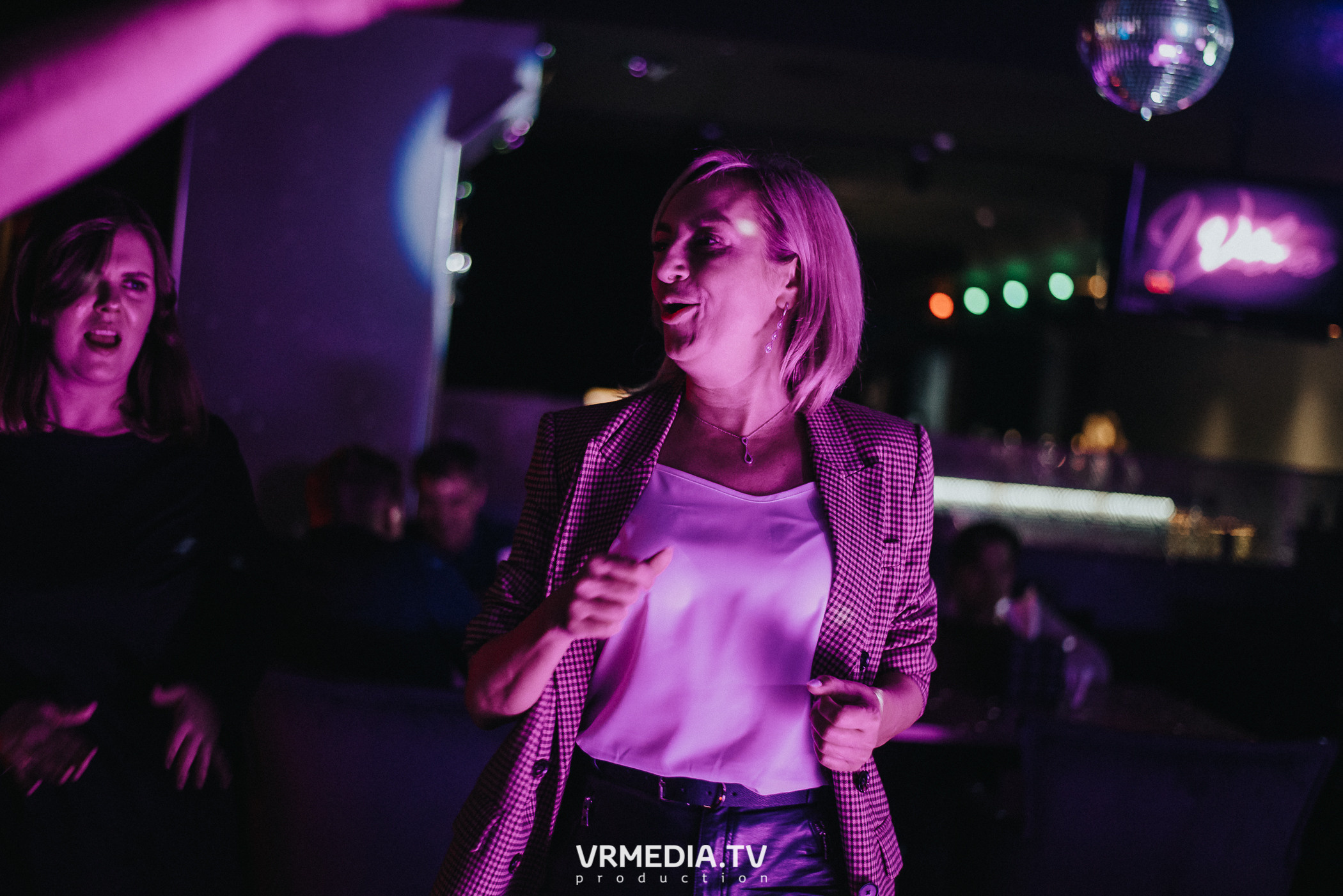 Выходные в караоке-баре «Volna»