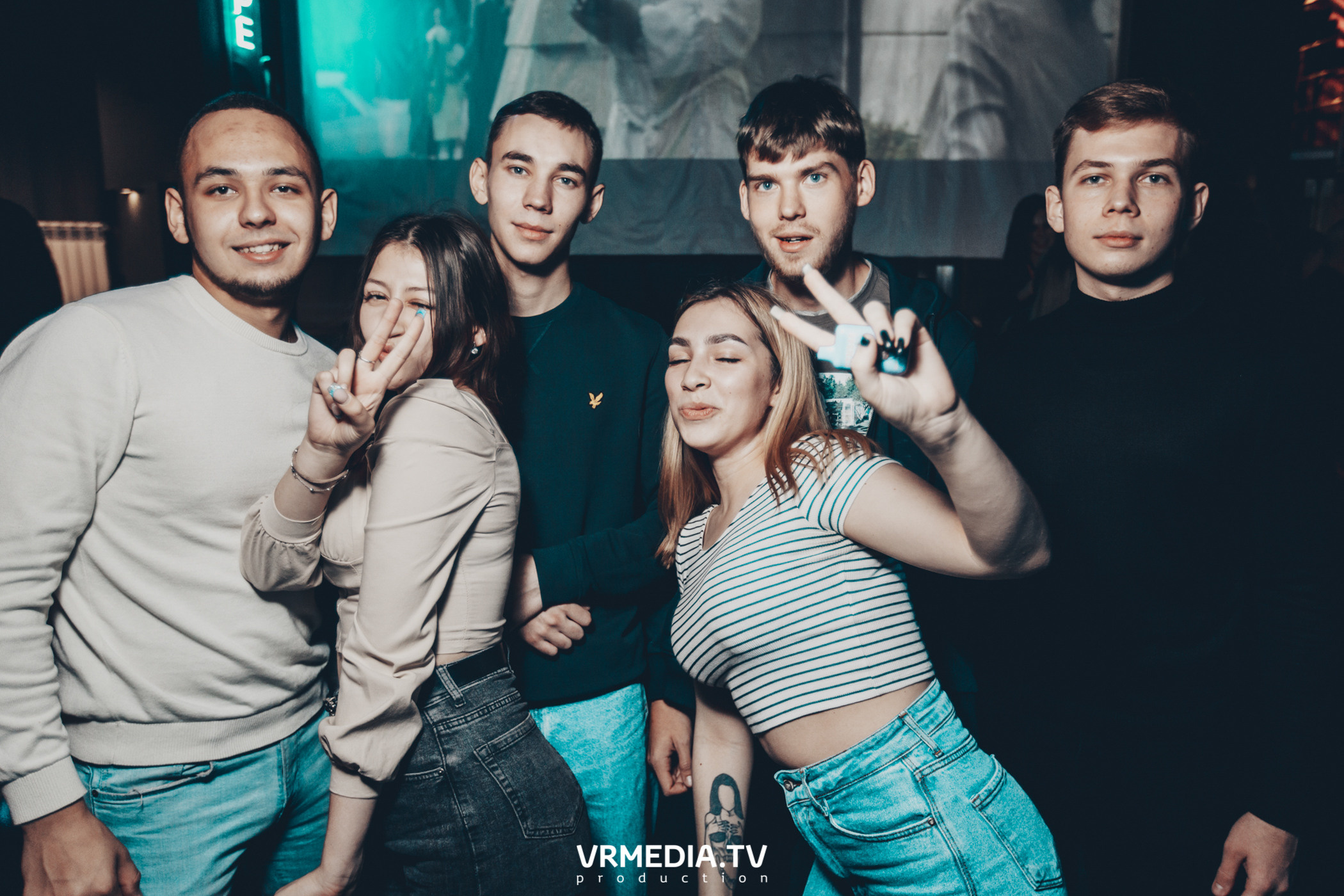 Театр мёртвых кукол в баре «DOSKI»