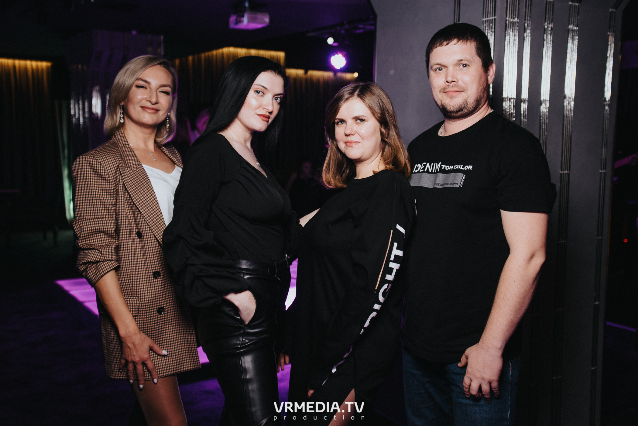 Выходные в караоке-баре «Volna»