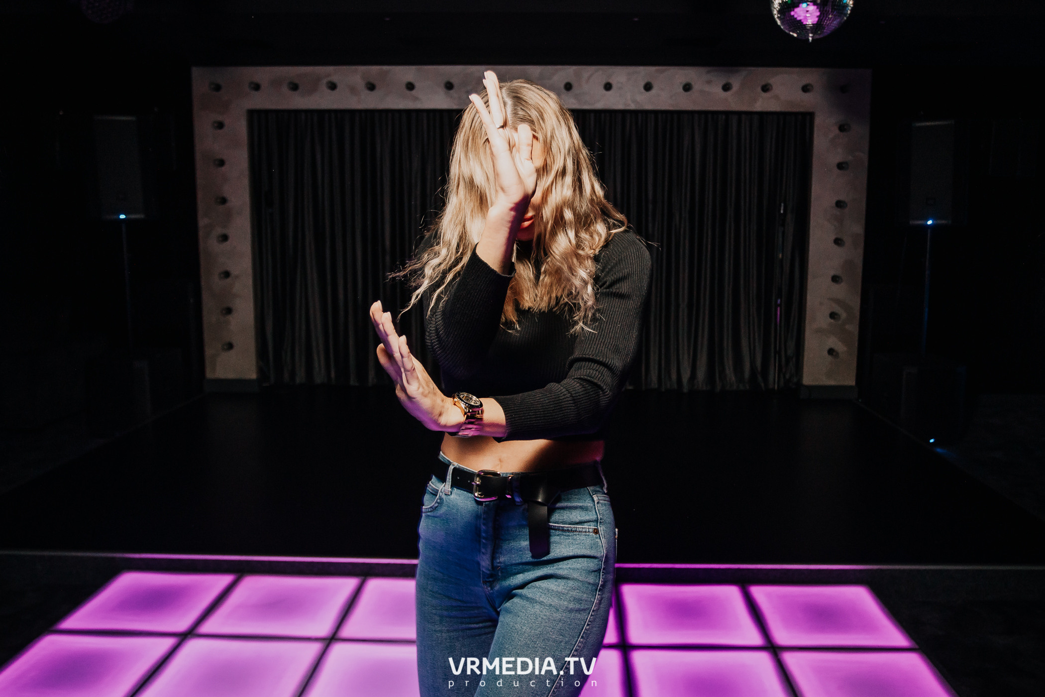 Выходные в караоке-баре «Volna»