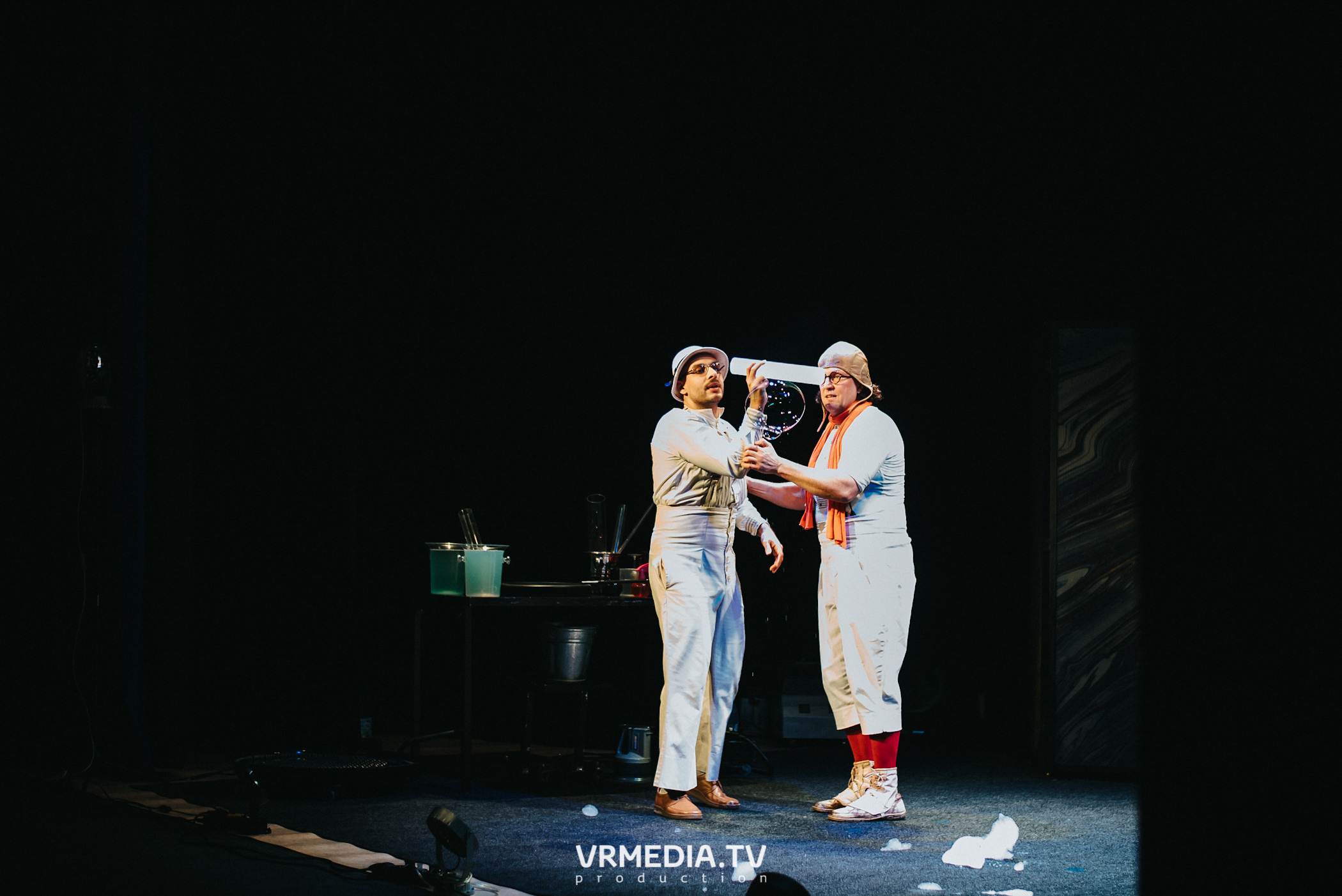 Шоу мыльных пузырей CLINK