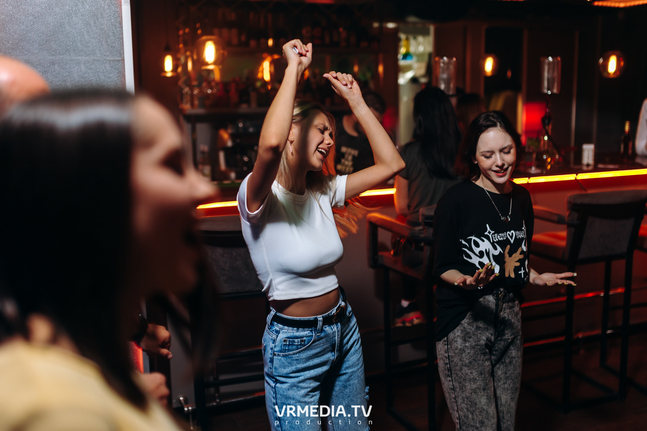 Ночь Безумного Бармена в Lounge Voice Hall «Familia»