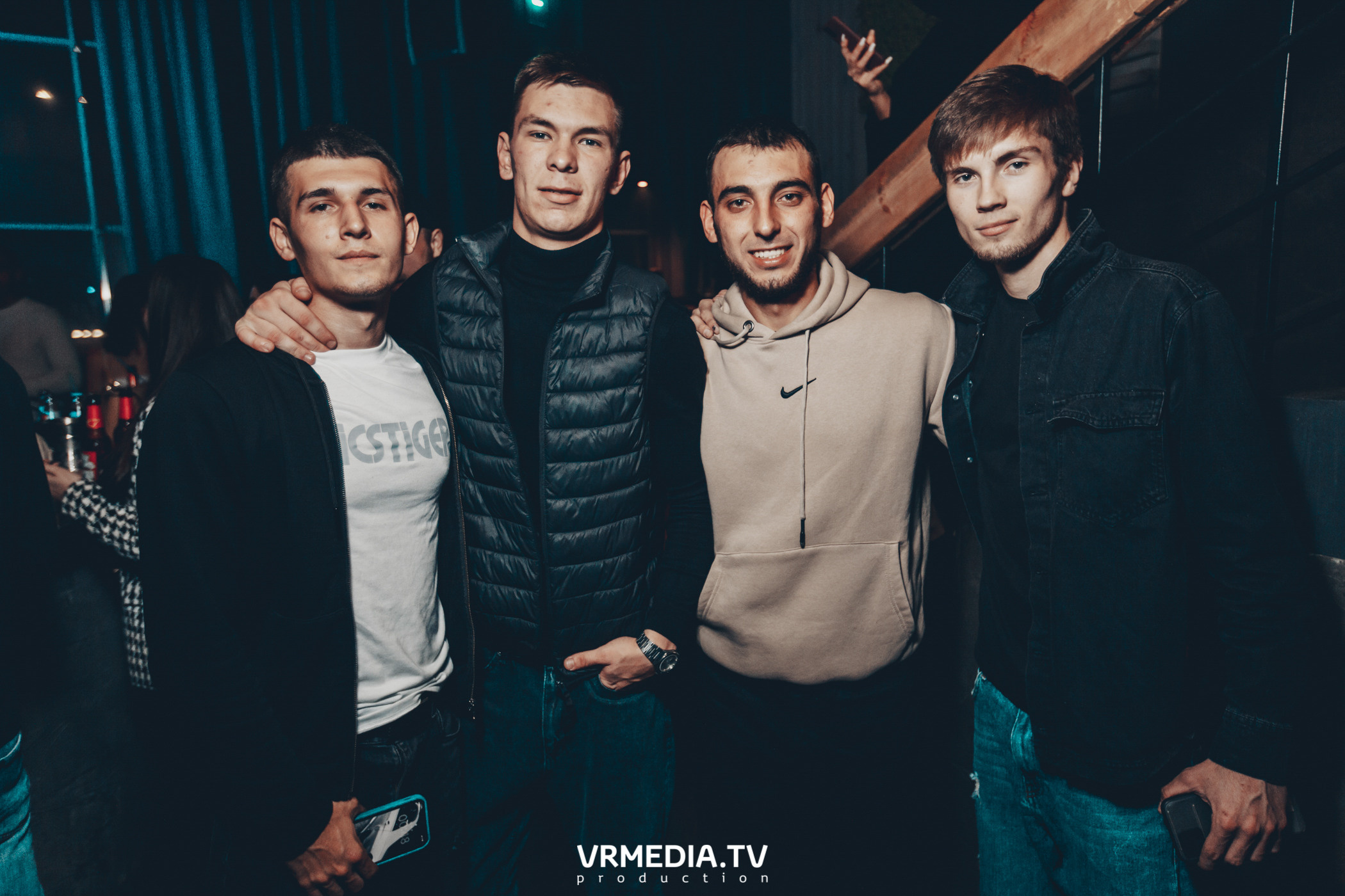 Выходные в баре «DOSKI»