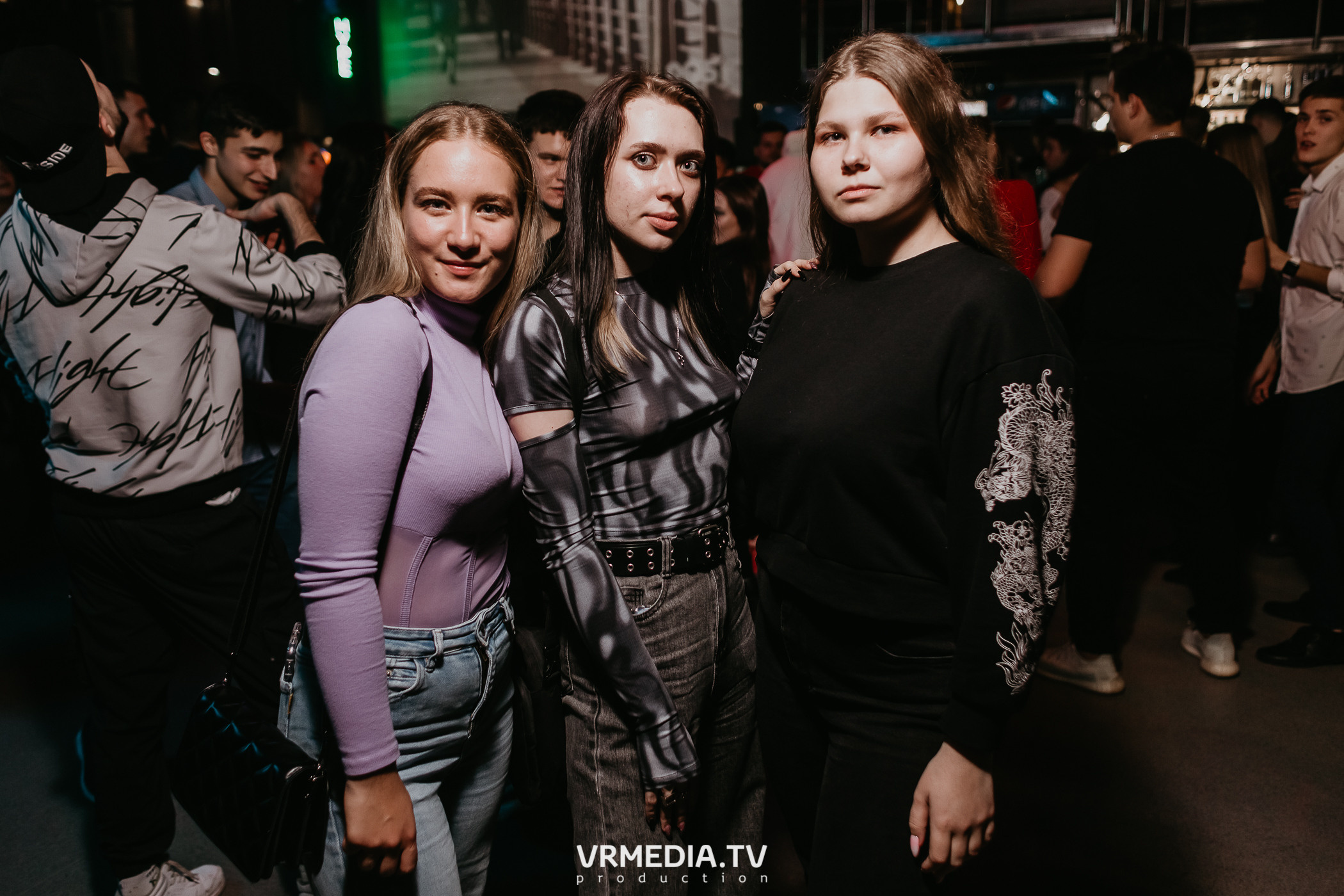 Выходные в баре «DOSKI»