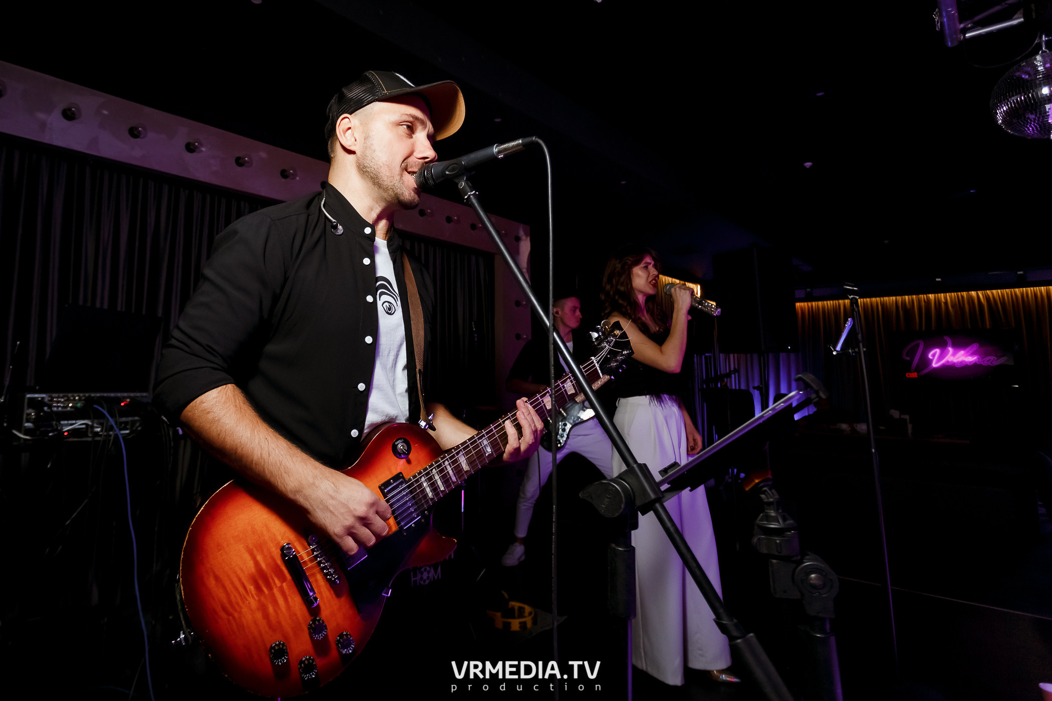 Выходные в караоке-баре «Volna»