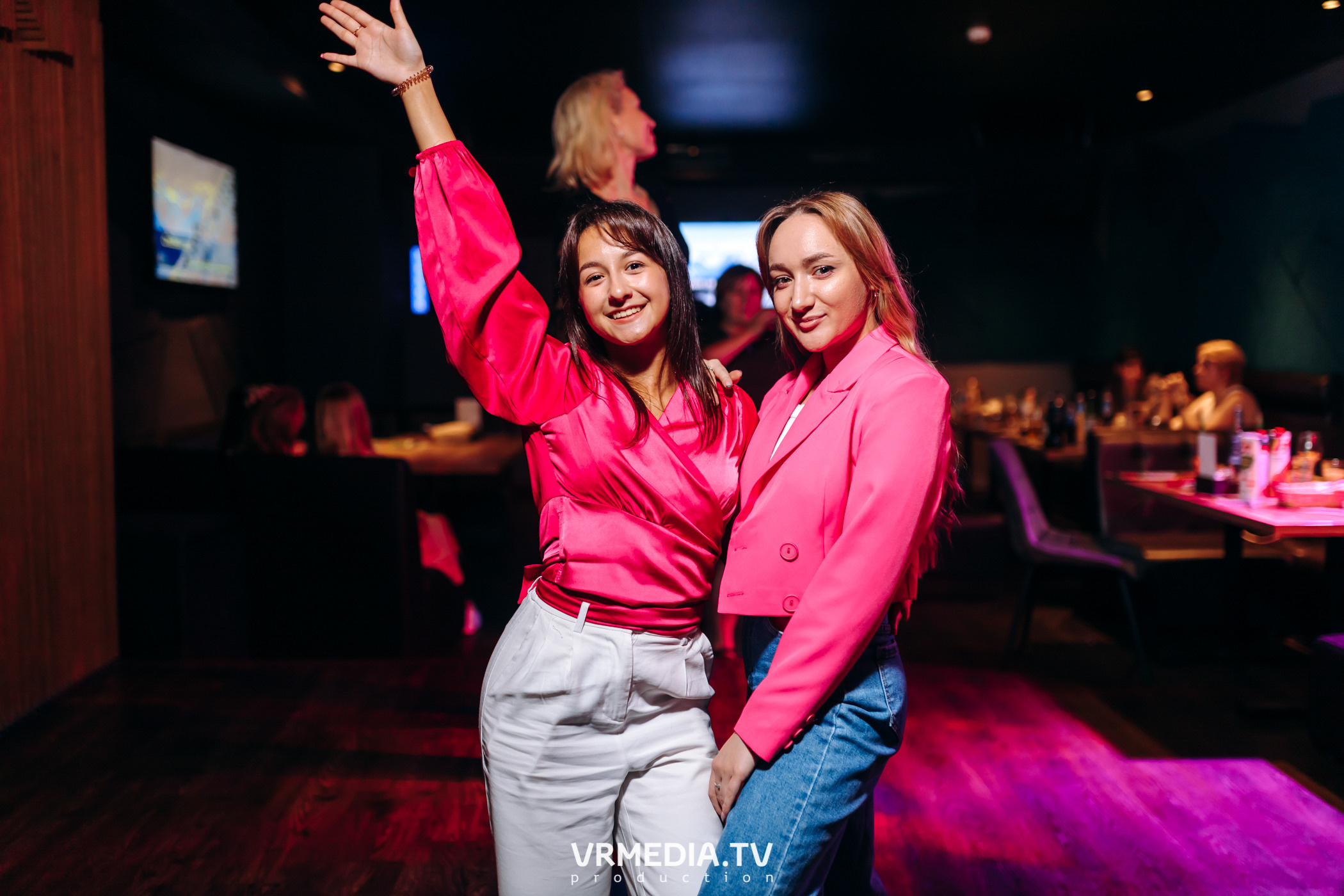 Выходные в баре «DOSKI»