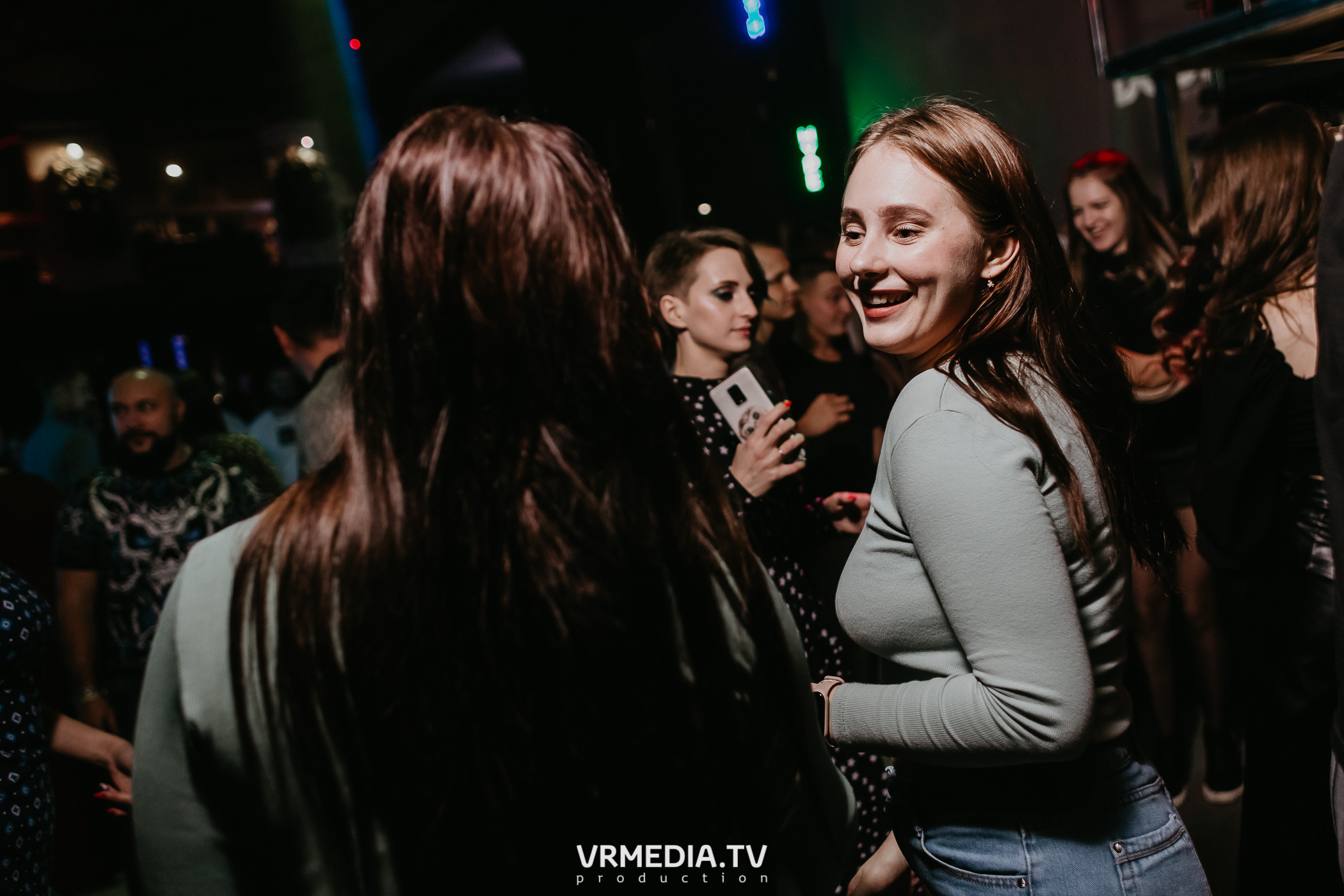 Выходные в баре «DOSKI»