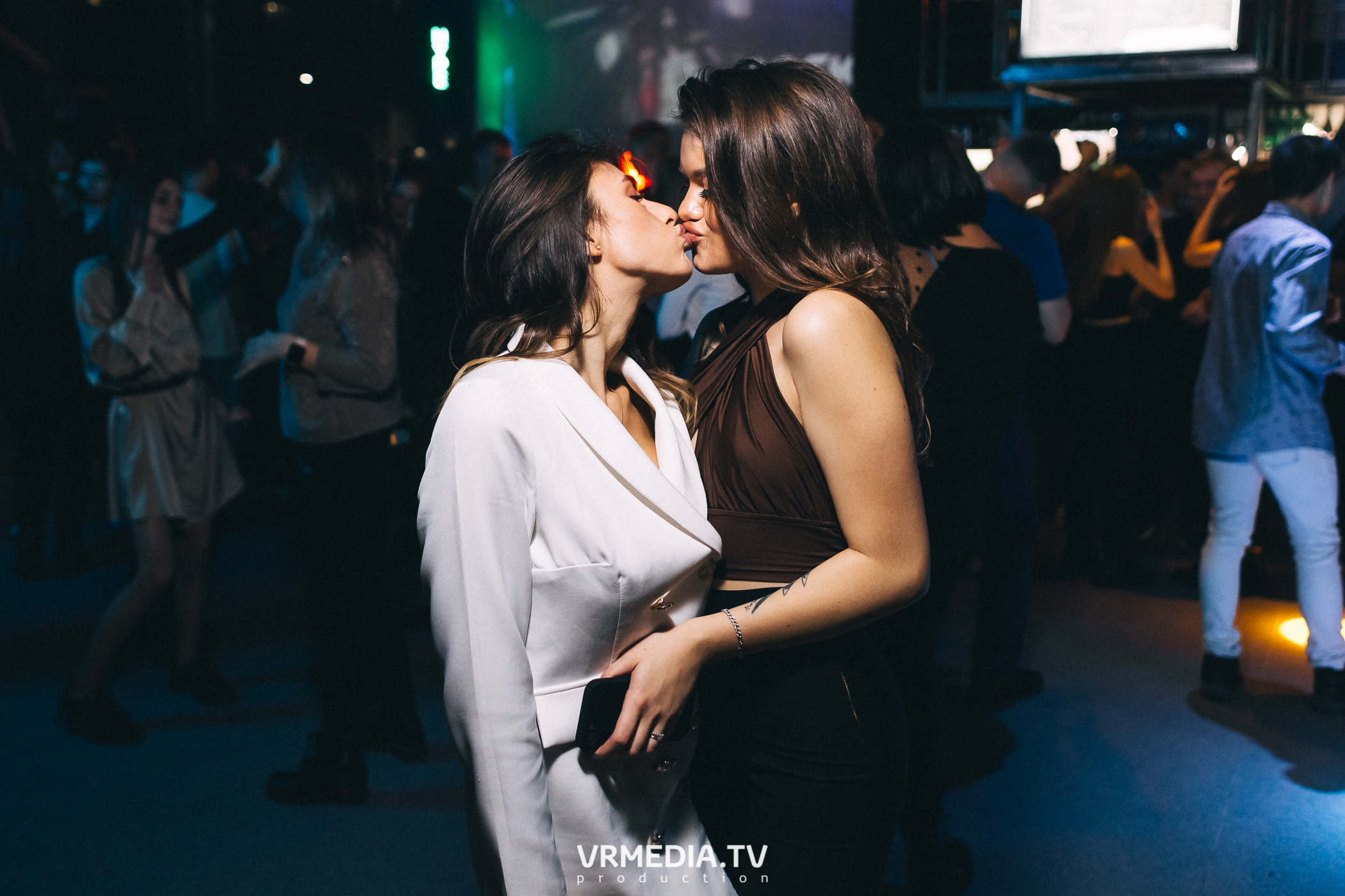 Выходные в баре «DOSKI»