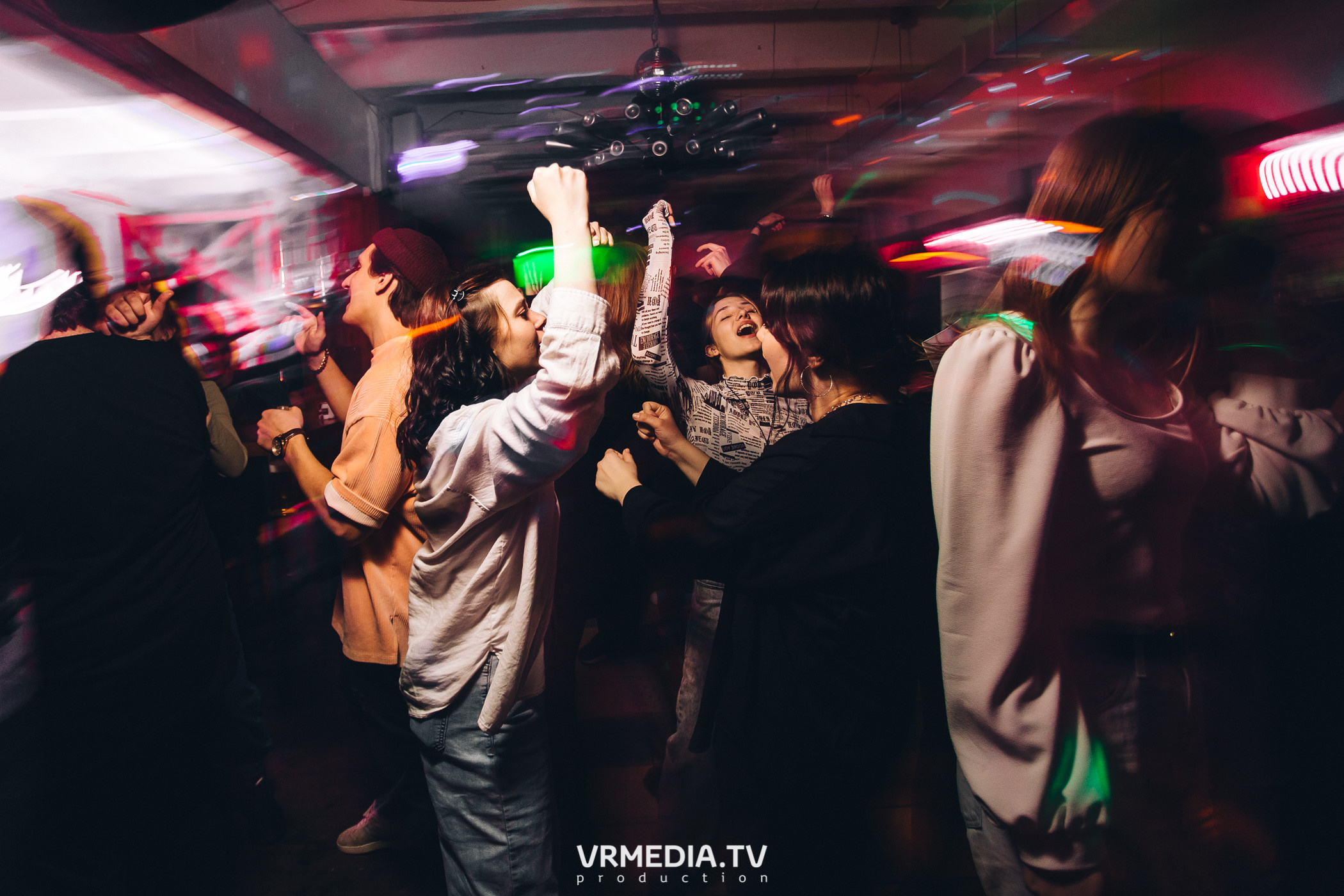 Выходные в баре «Cosmo»