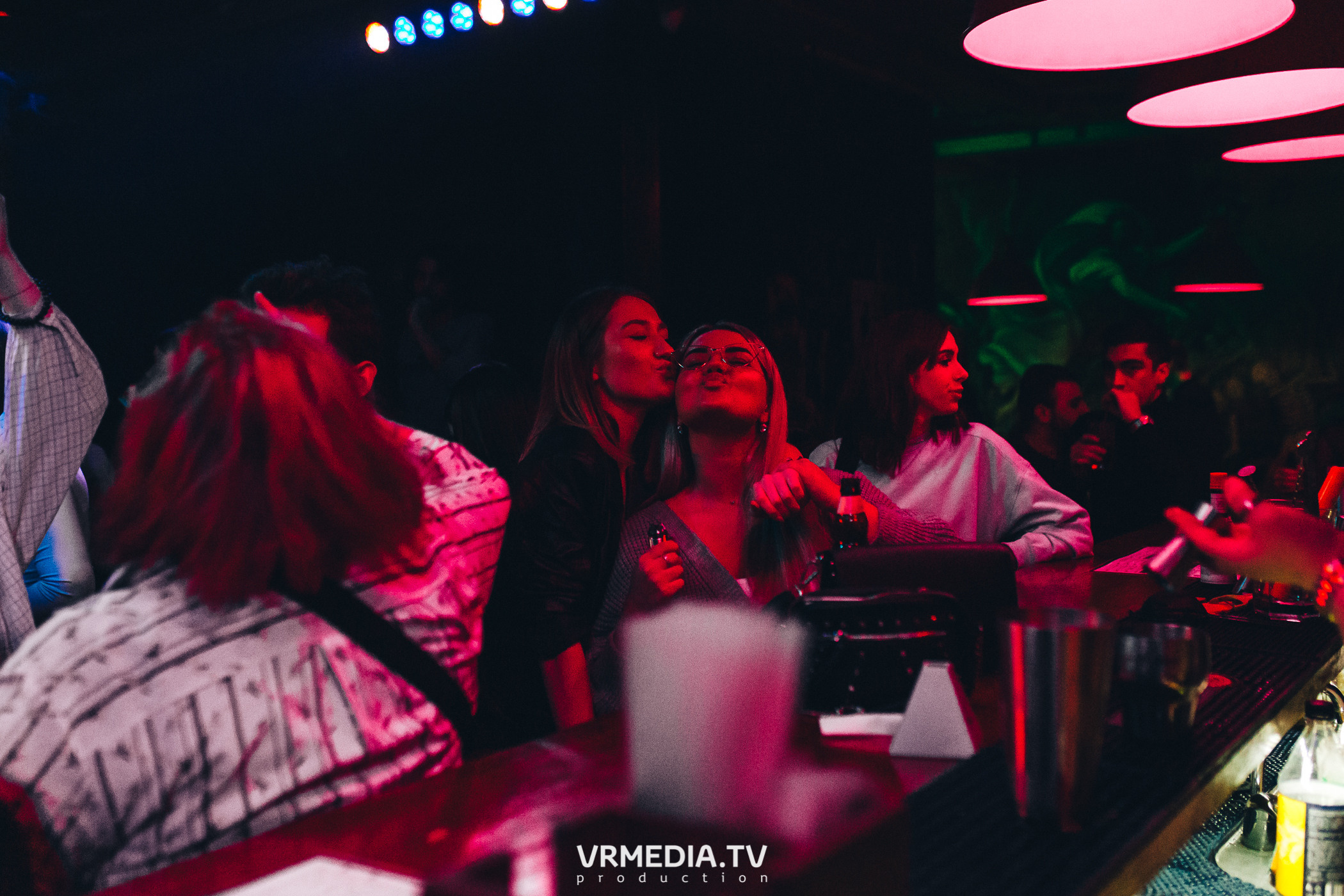 Выходные в баре «Хука Хаус»