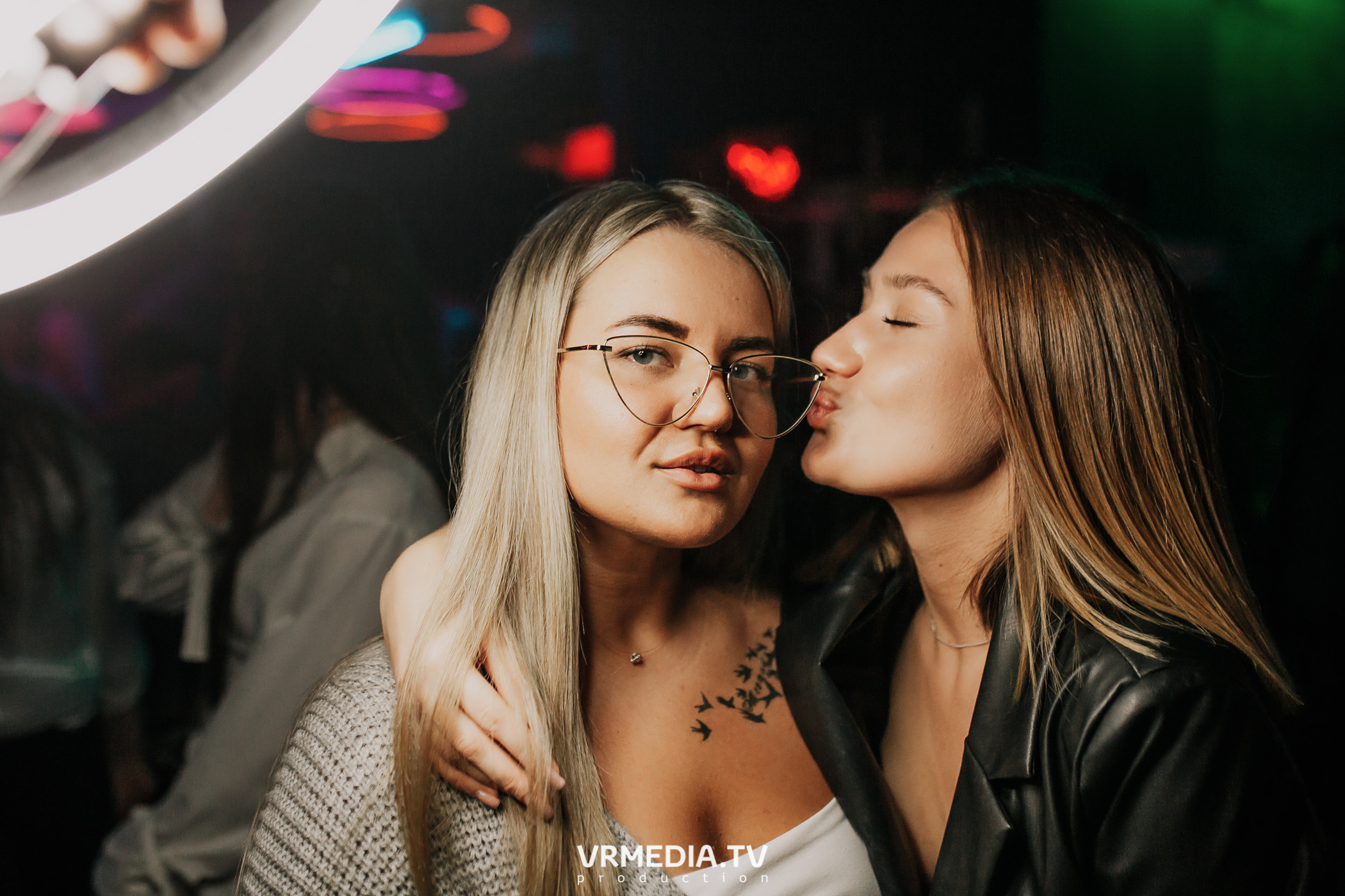 Выходные в баре «Хука Хаус»