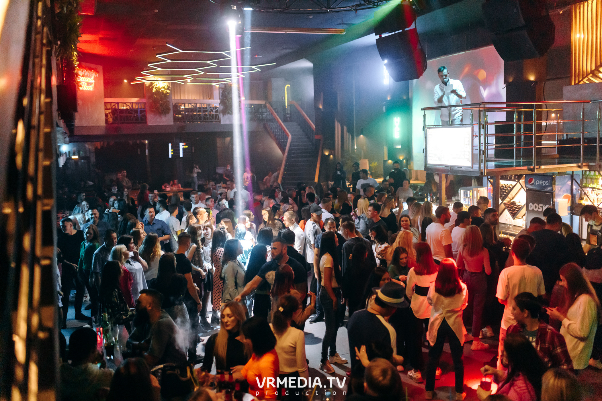 Выходные в баре «DOSKI»