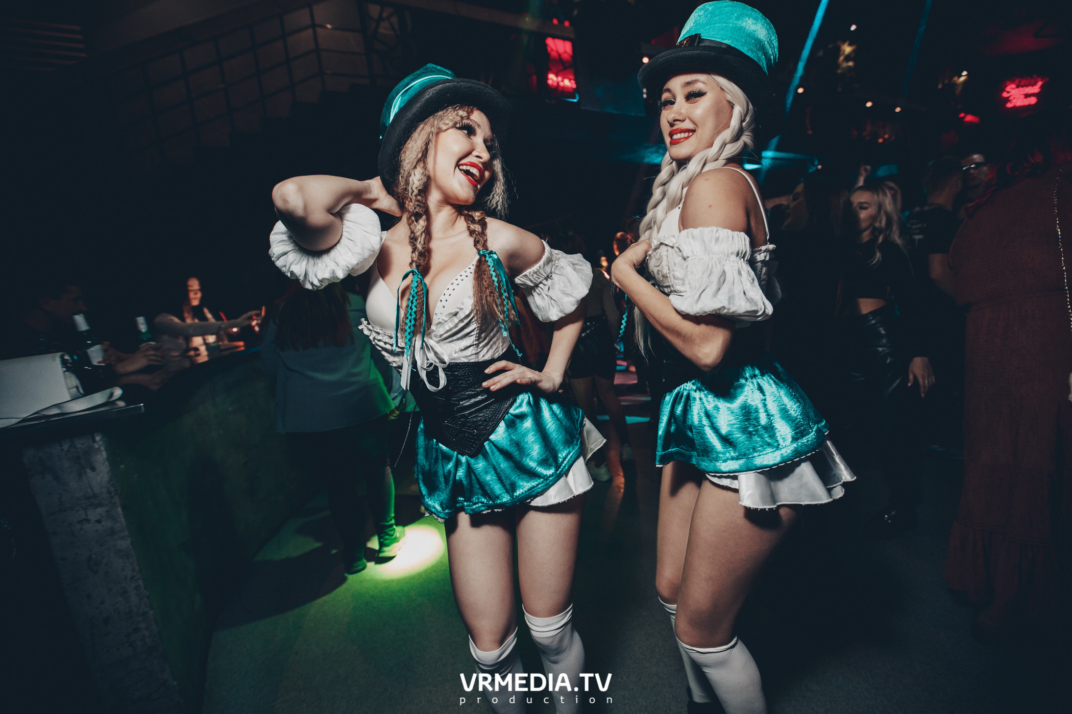 Выходные в баре «DOSKI»