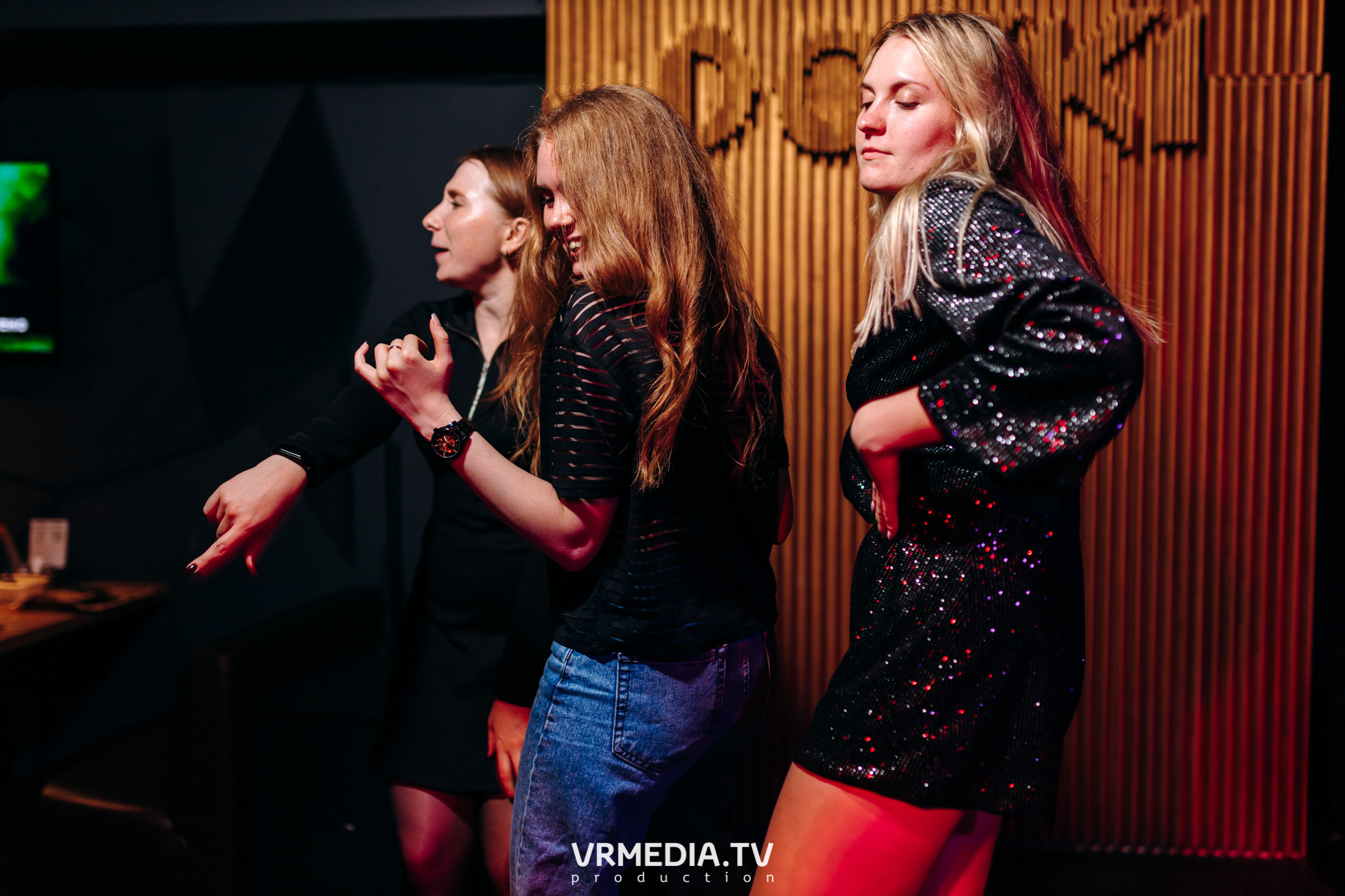 Выходные в баре «DOSKI»