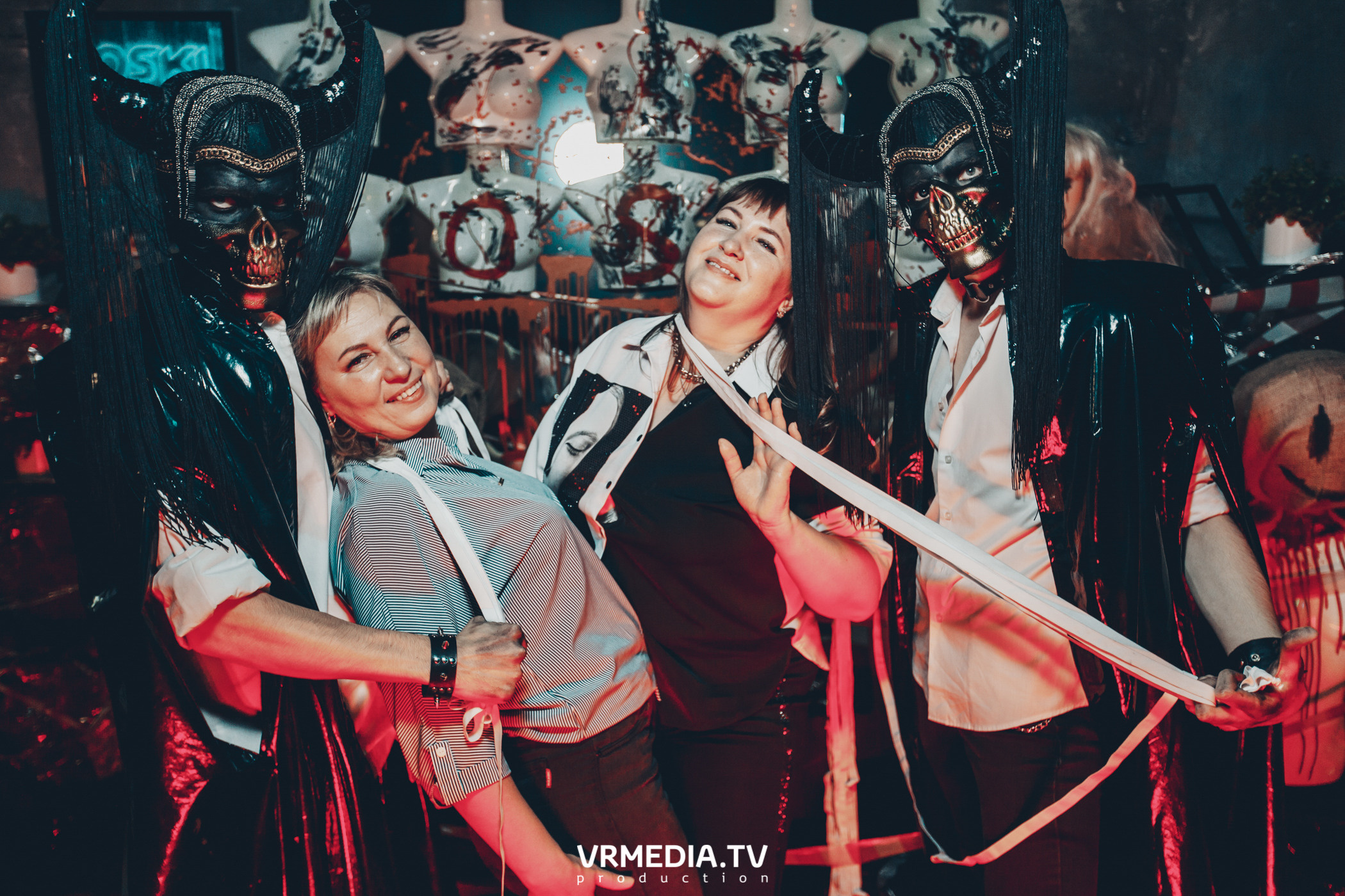 Театр мёртвых кукол в баре «DOSKI»