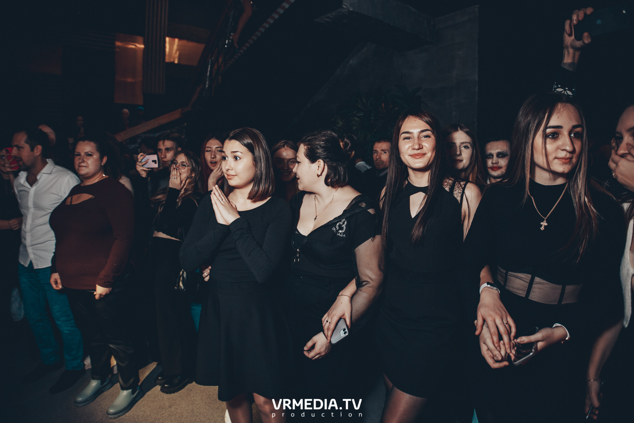 Театр мёртвых кукол в баре «DOSKI»