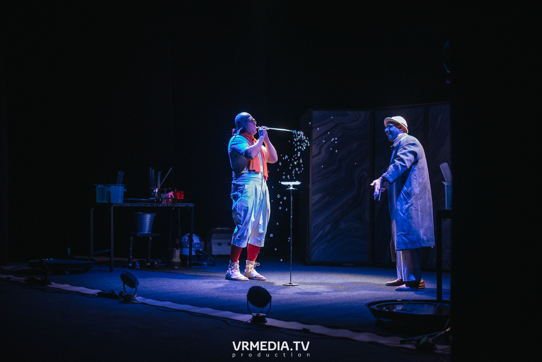 Шоу мыльных пузырей CLINK