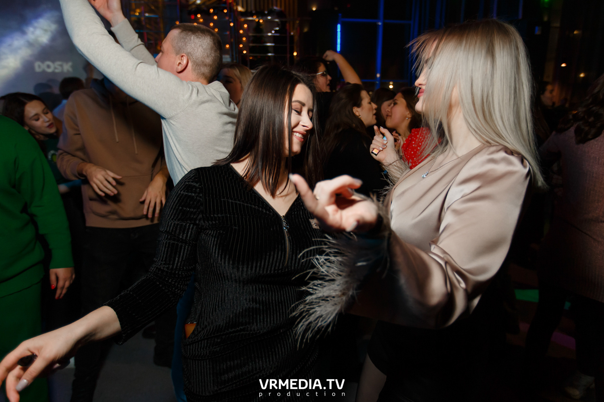 Выходные в баре «DOSKI»