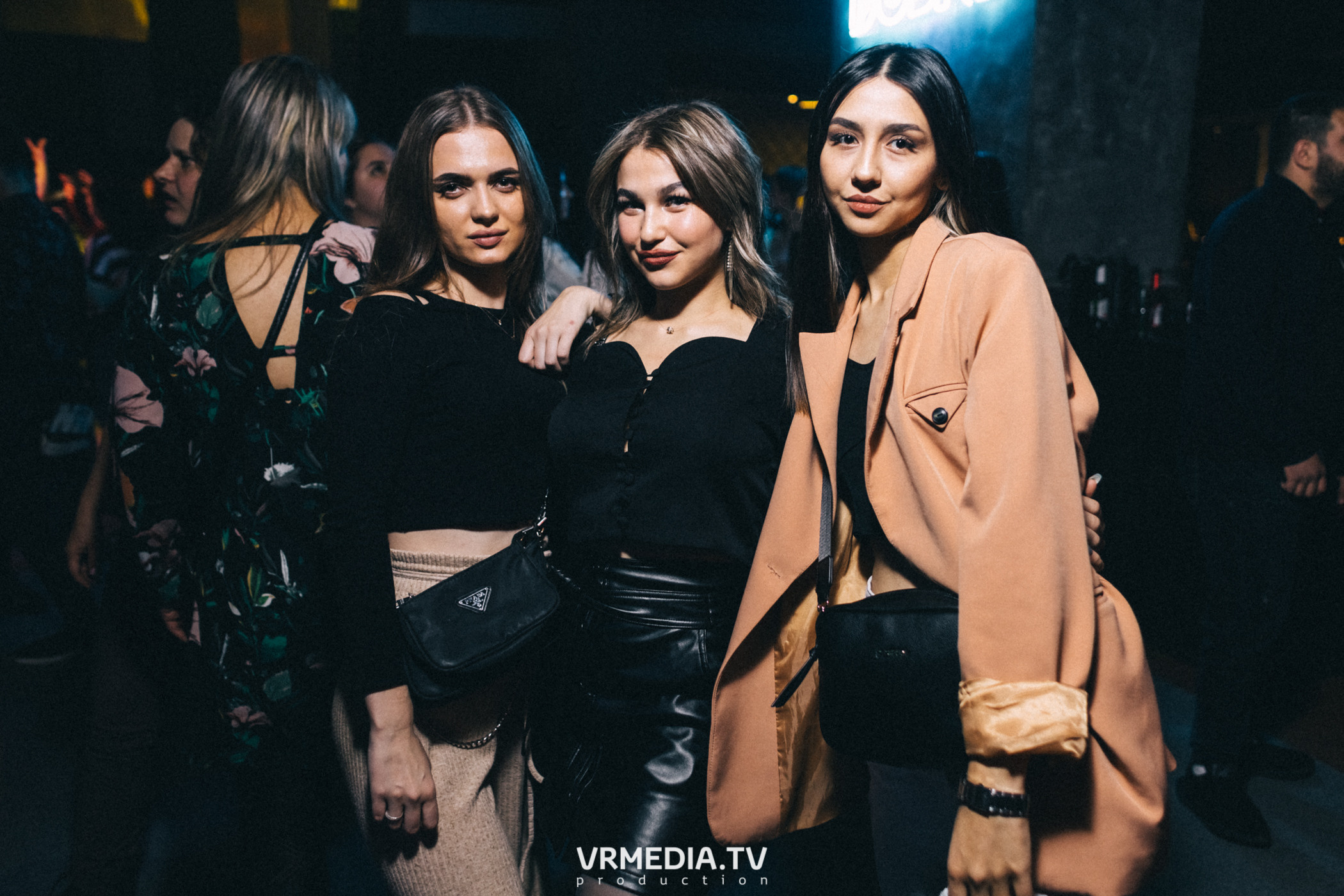 Выходные в баре «DOSKI»