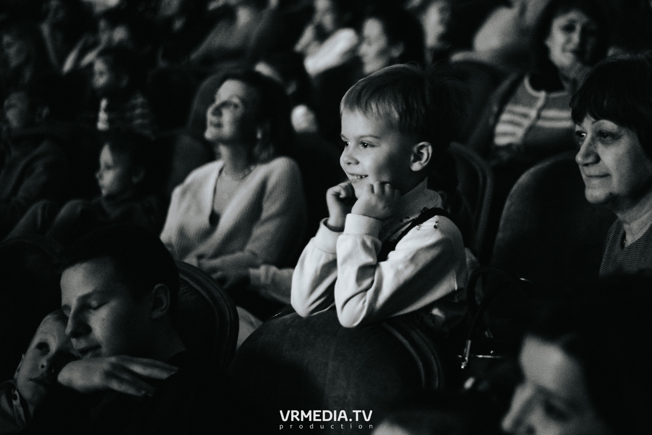 Шоу мыльных пузырей CLINK