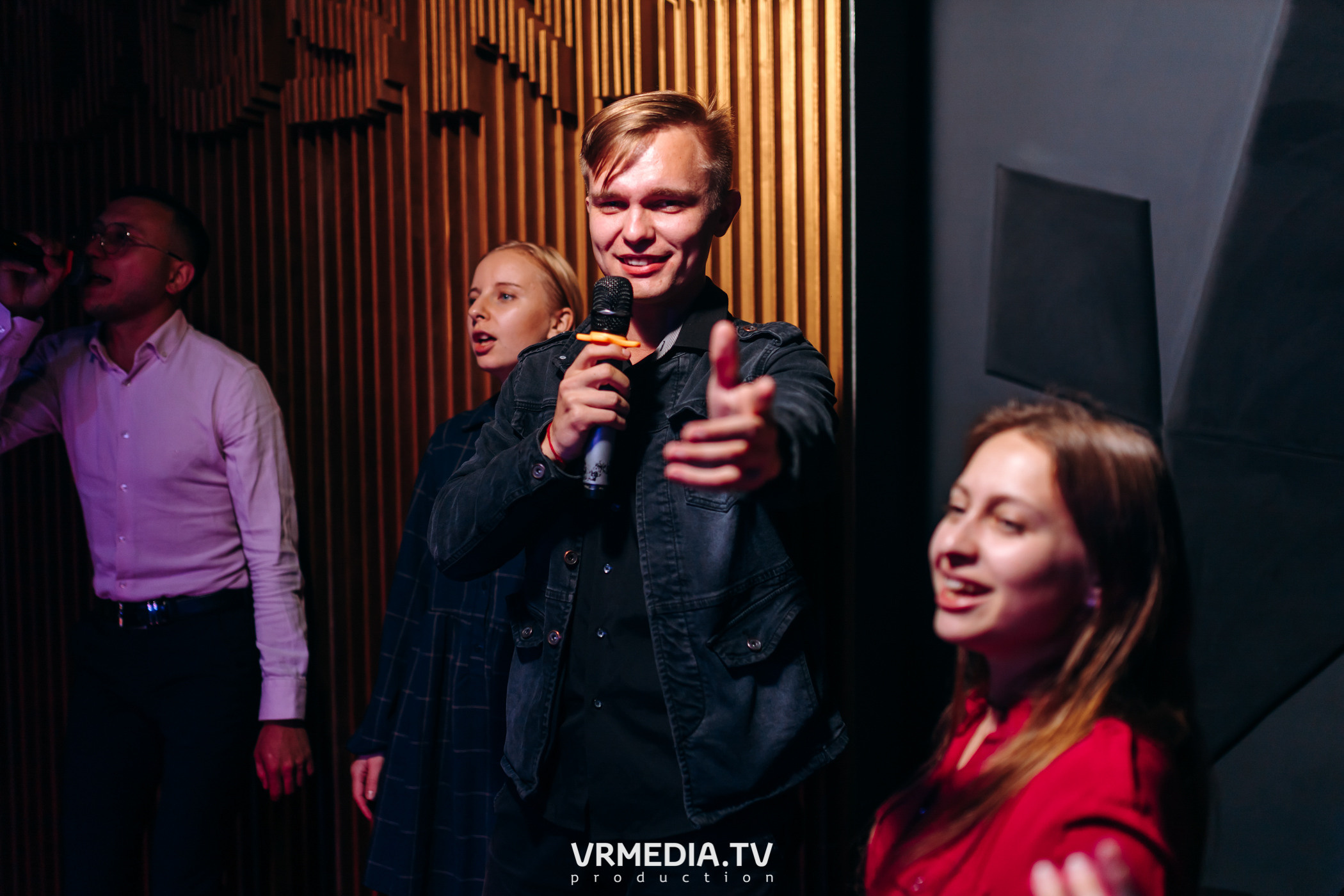 Выходные в баре «DOSKI»