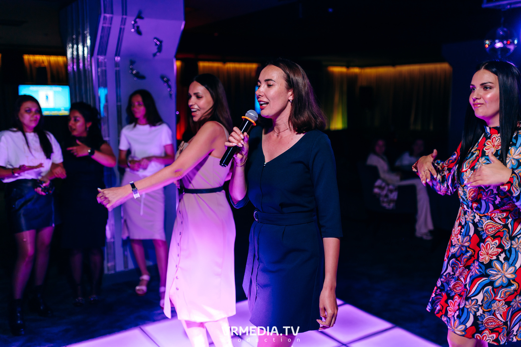 Ночь фотографии в караоке-баре «Volna»