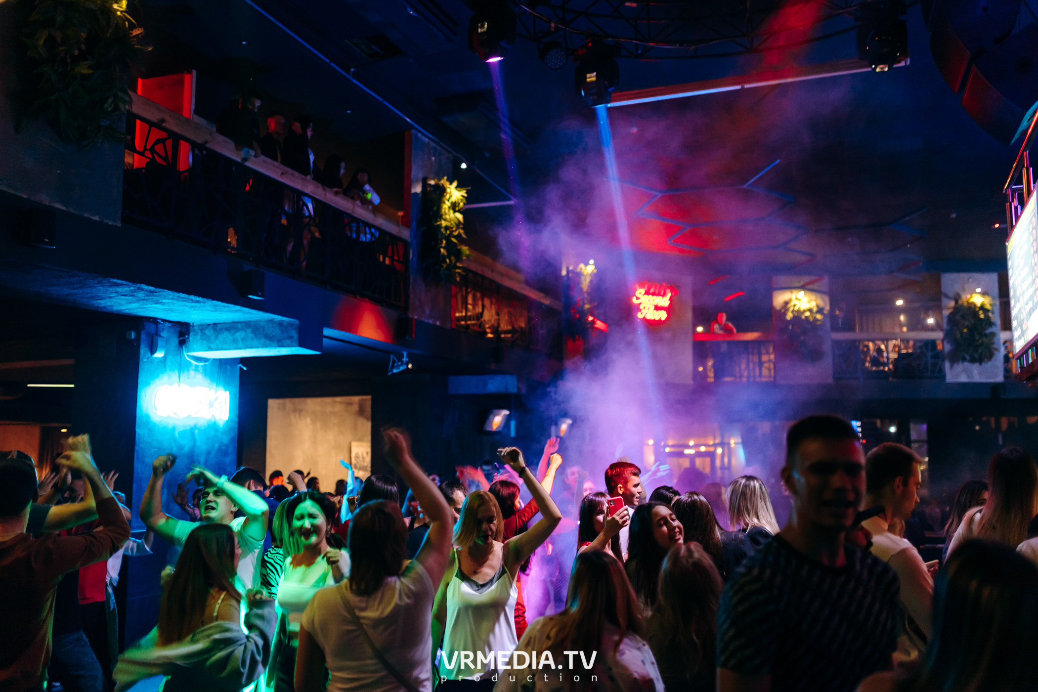 Выходные в баре «DOSKI»