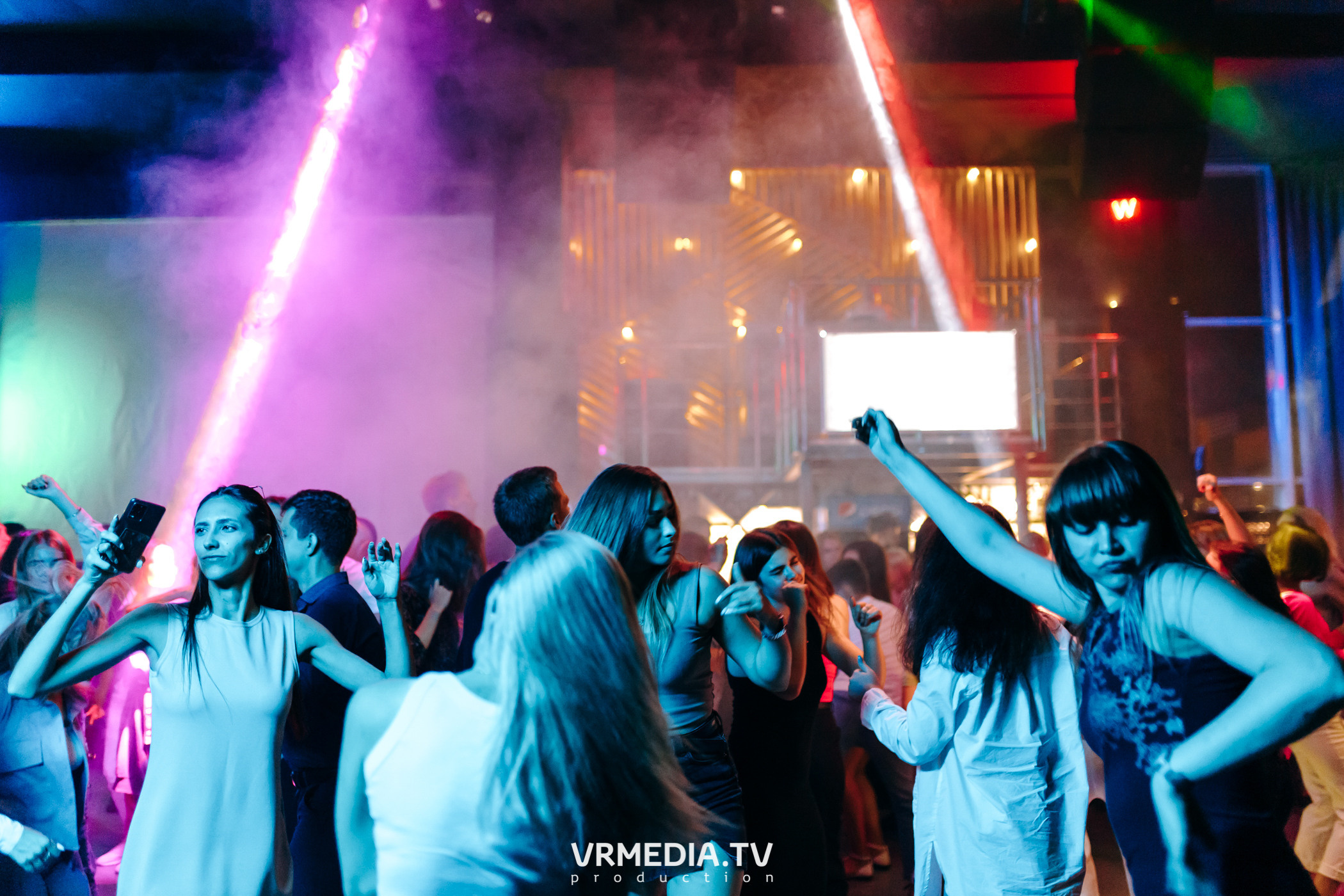 Выходные в баре «DOSKI»