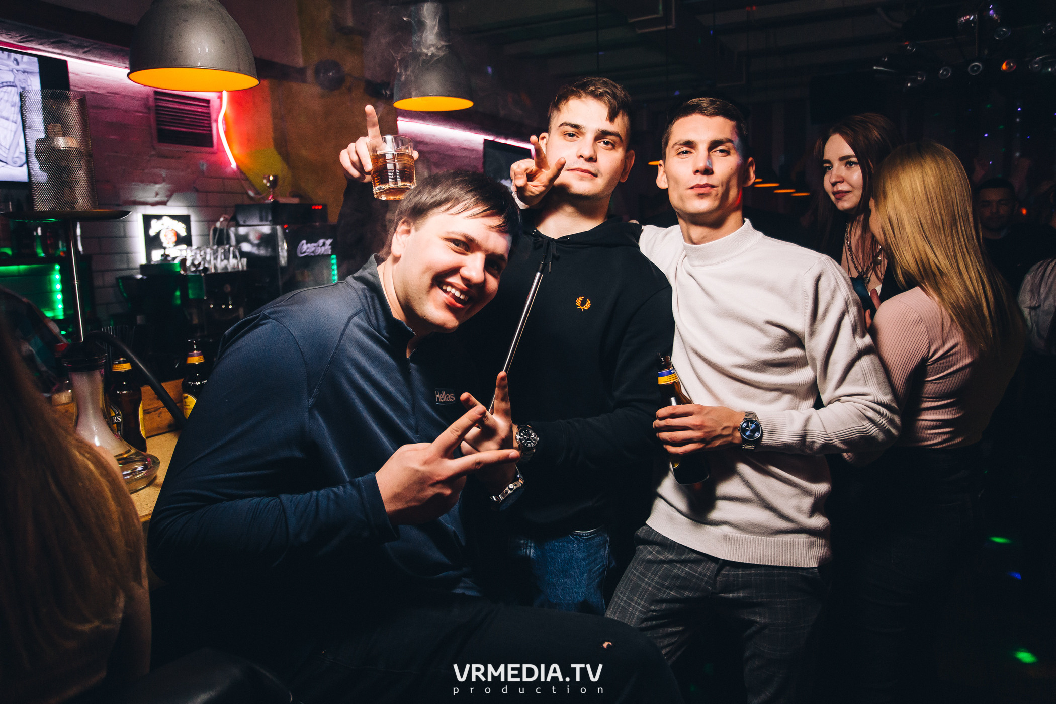 Выходные в баре «Cosmo»