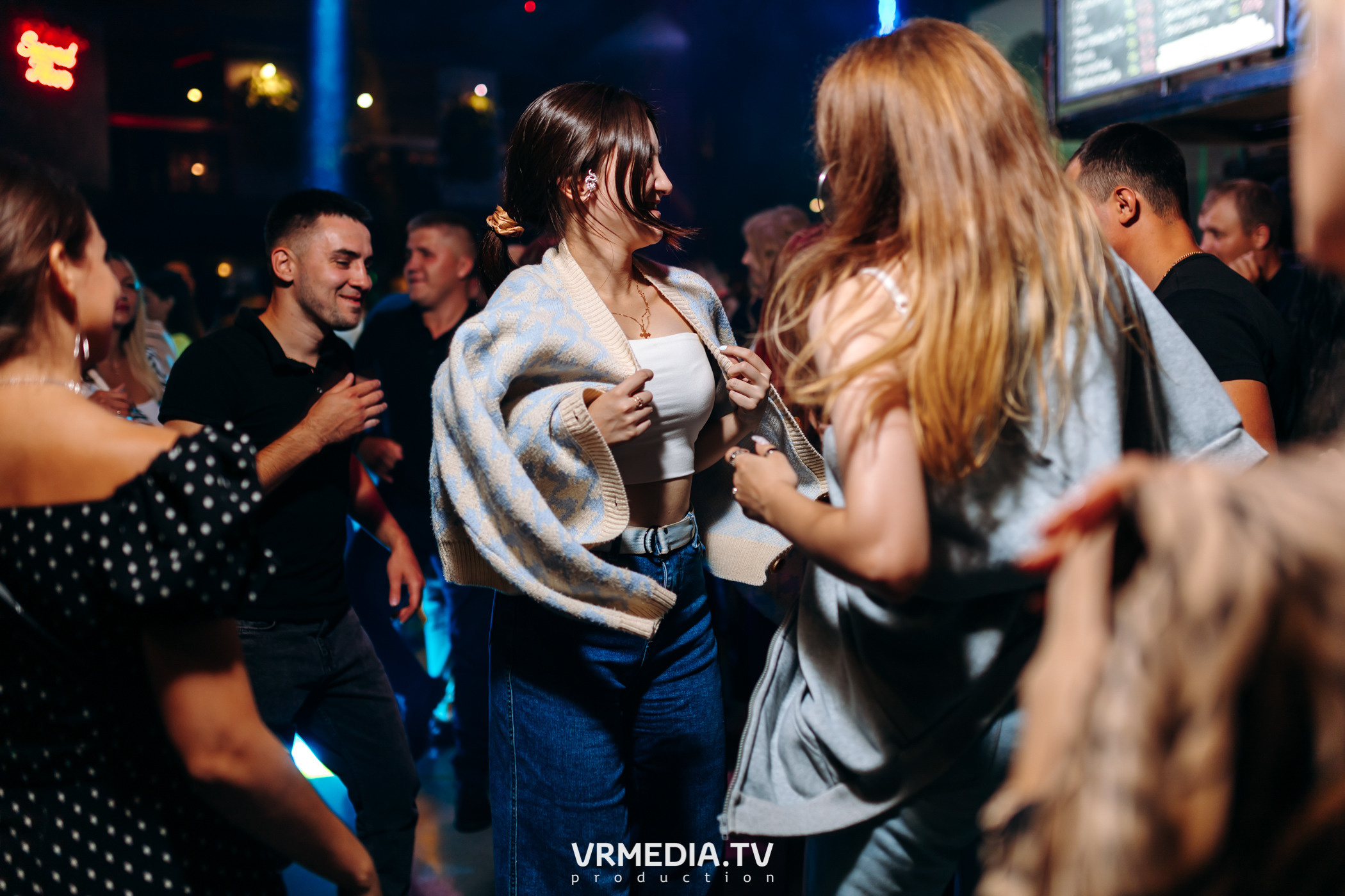 Выходные в баре «DOSKI»