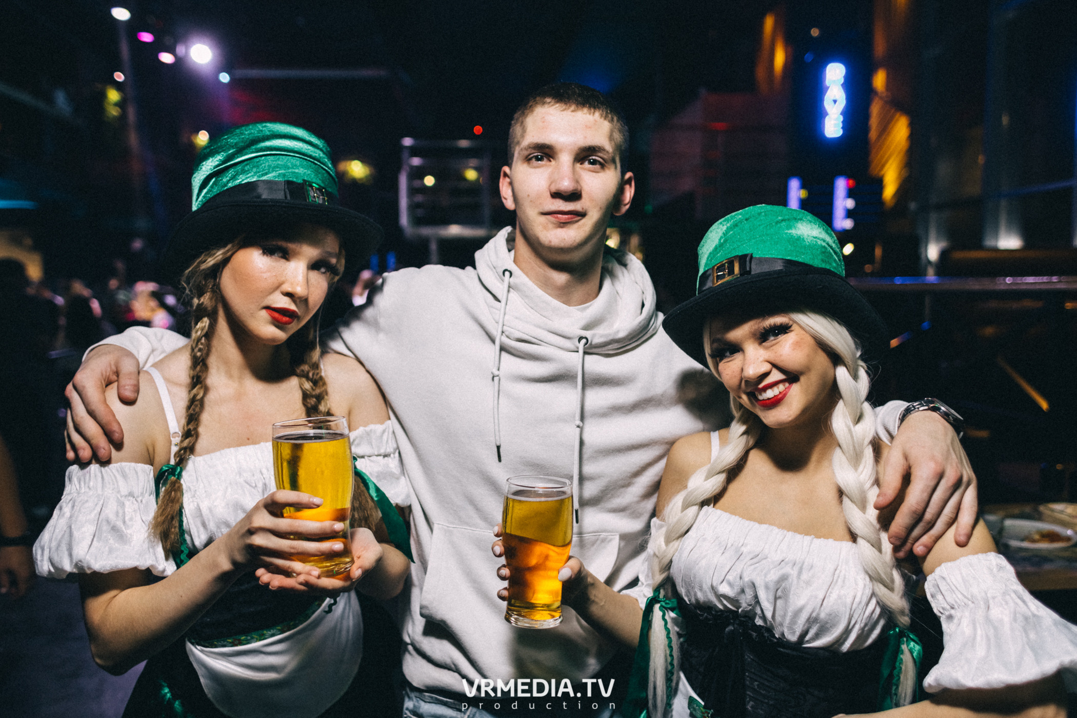 Выходные в баре «DOSKI»