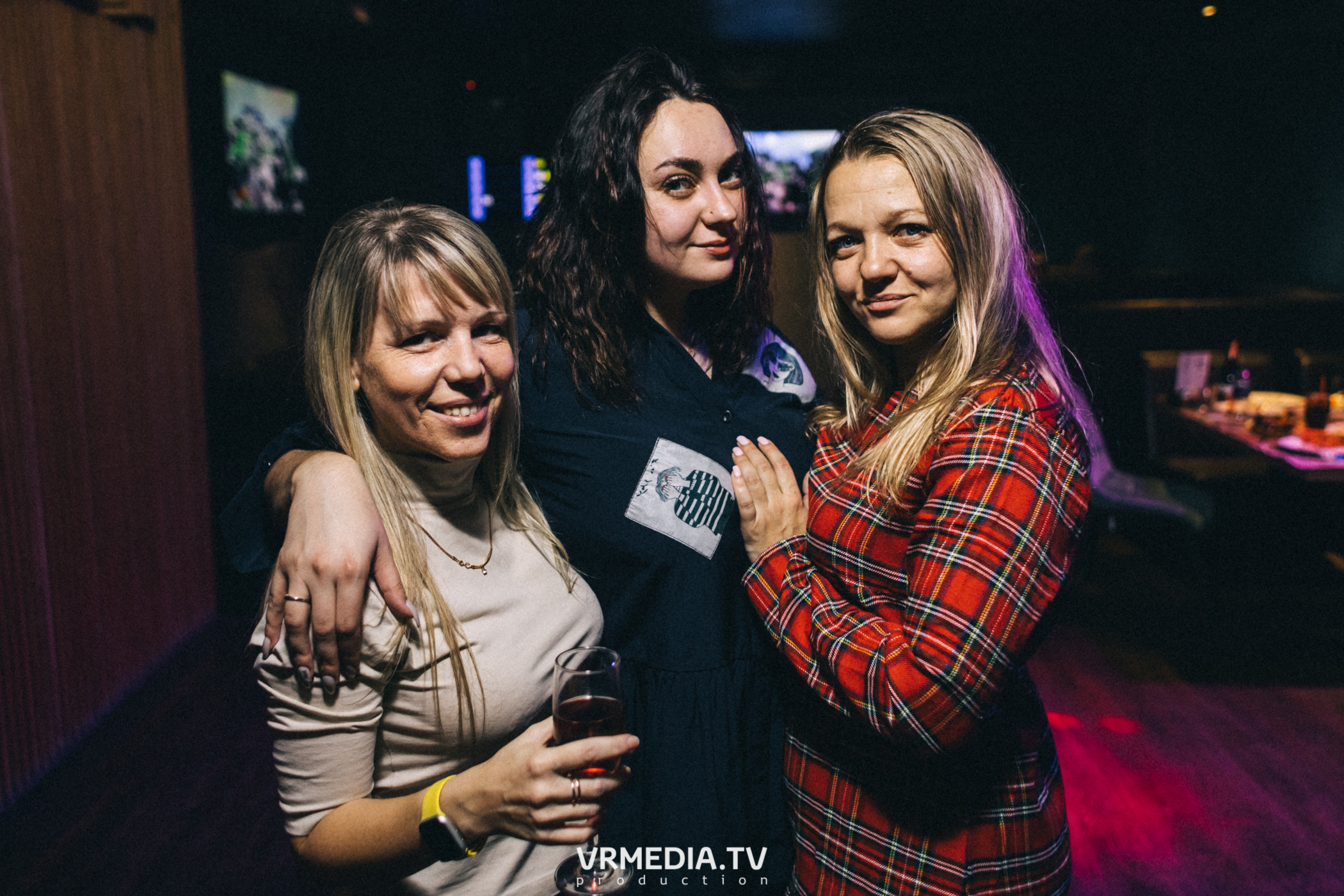 Выходные в баре «DOSKI»