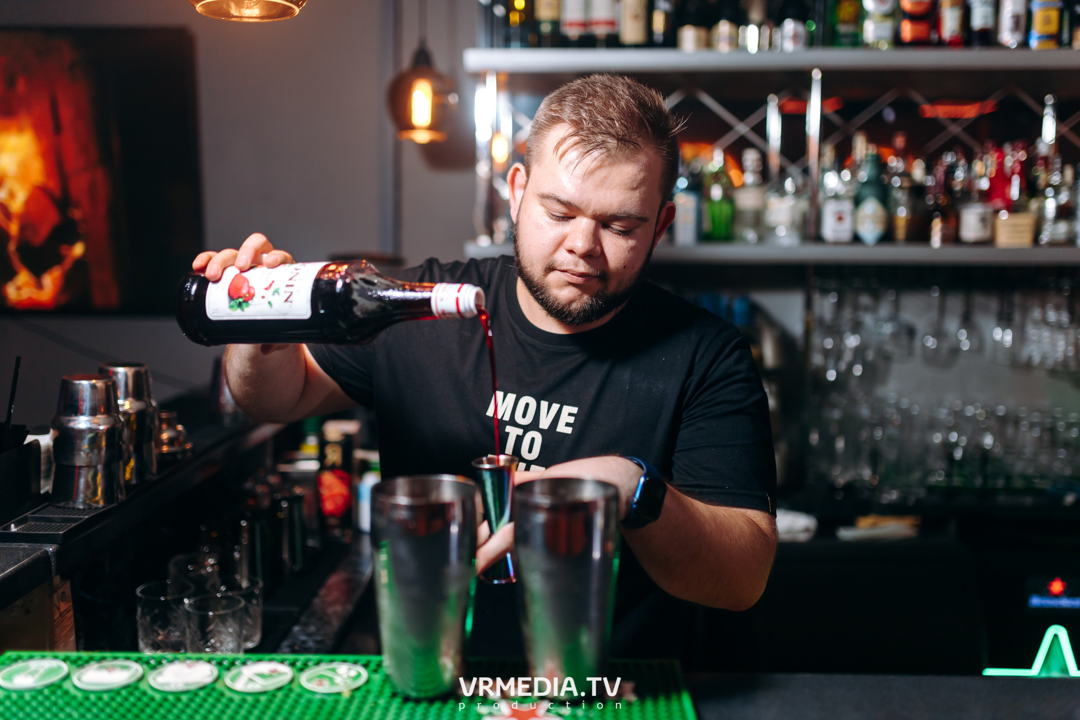 Ночь Безумного Бармена в Lounge Voice Hall «Familia»