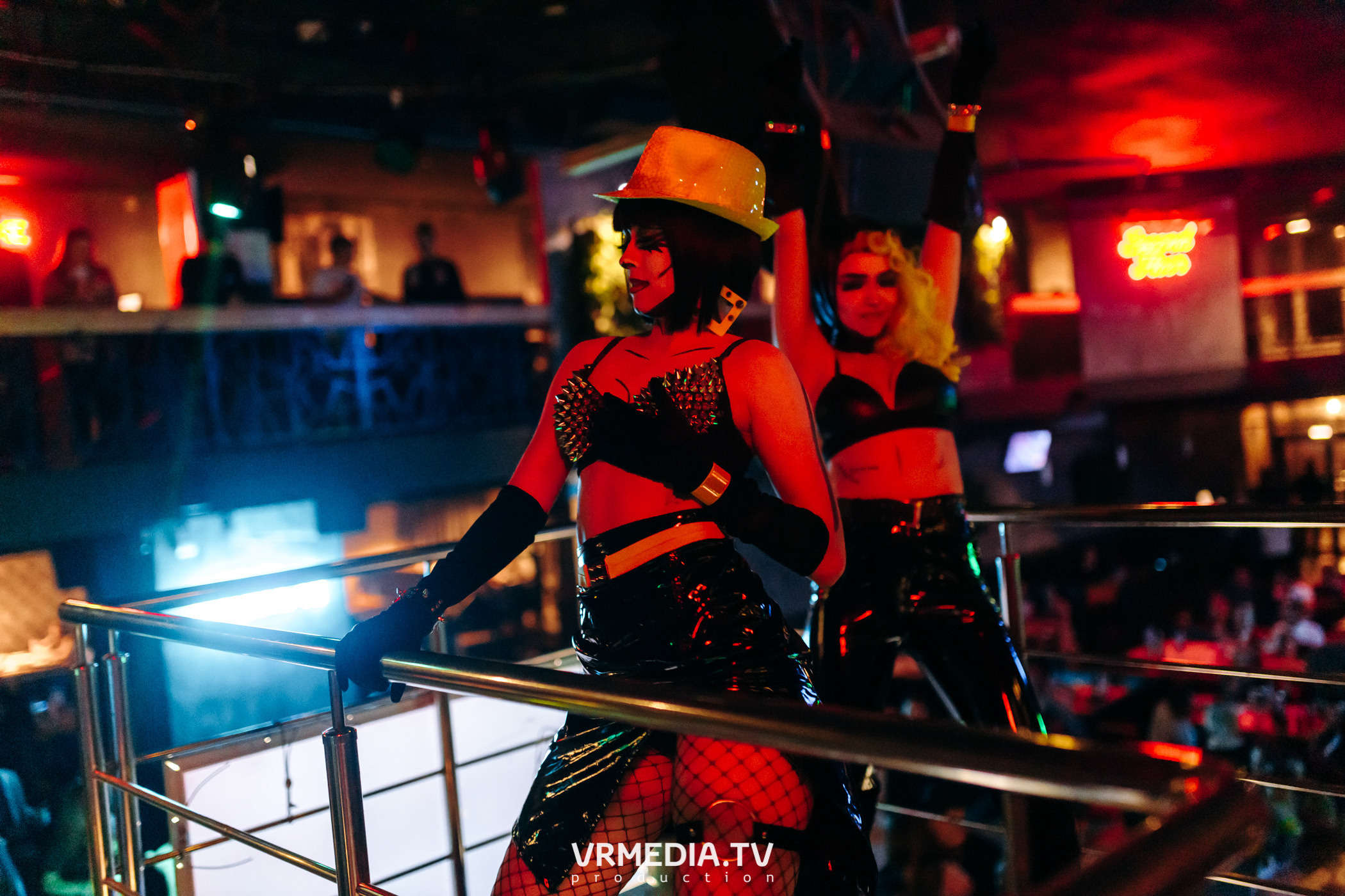 Выходные в баре «DOSKI»