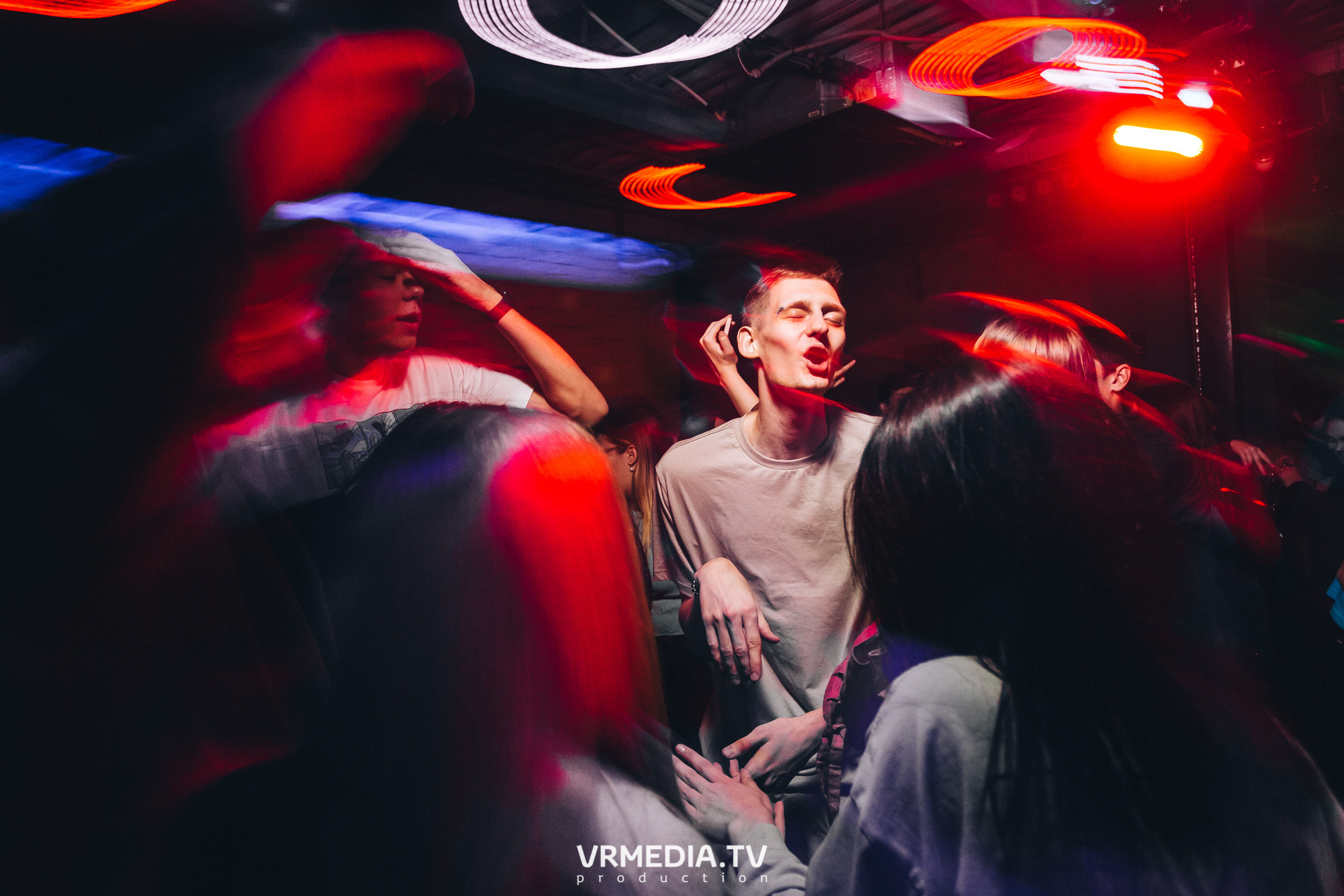 Выходные в баре «Хука Хаус»