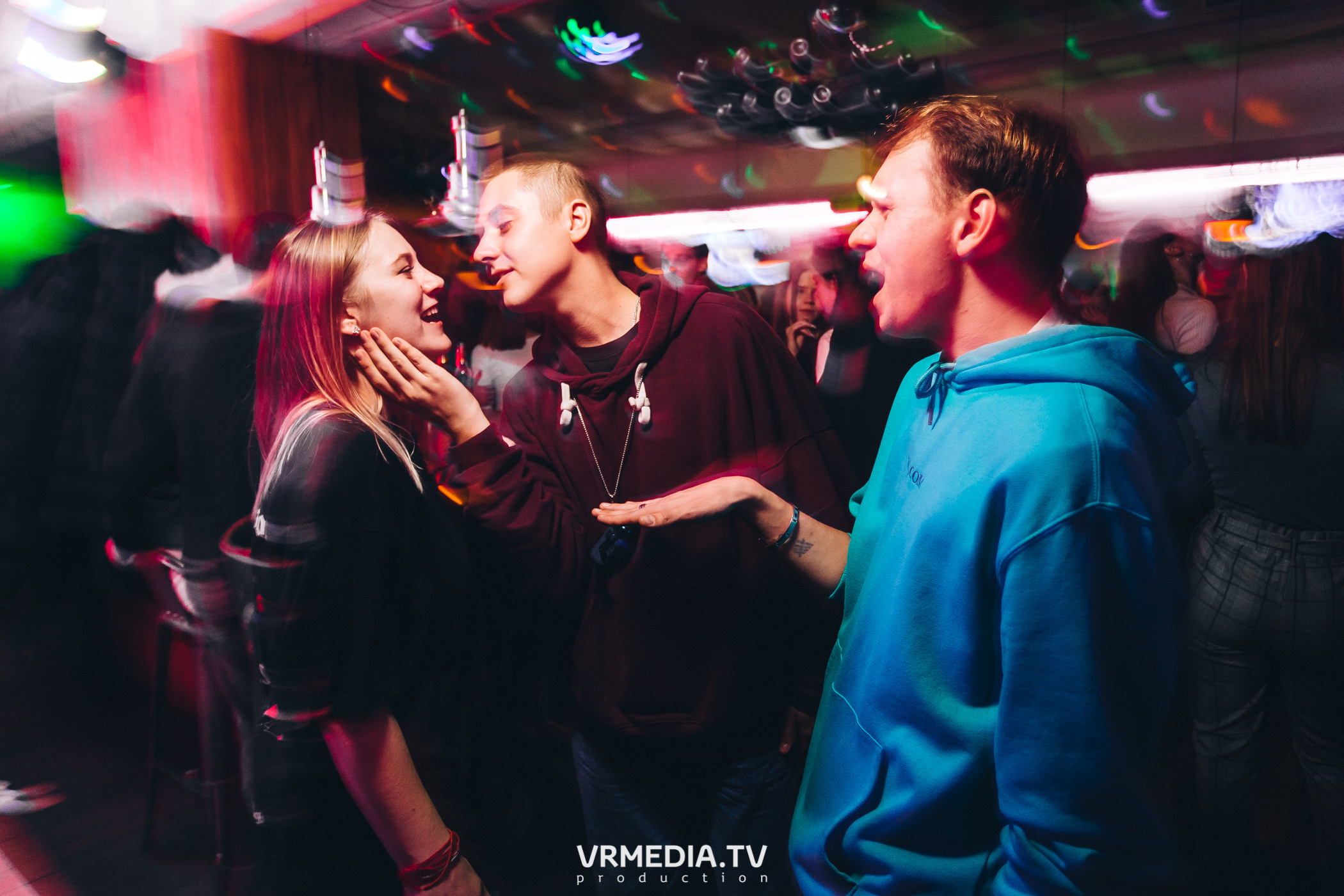 Выходные в баре «Cosmo»