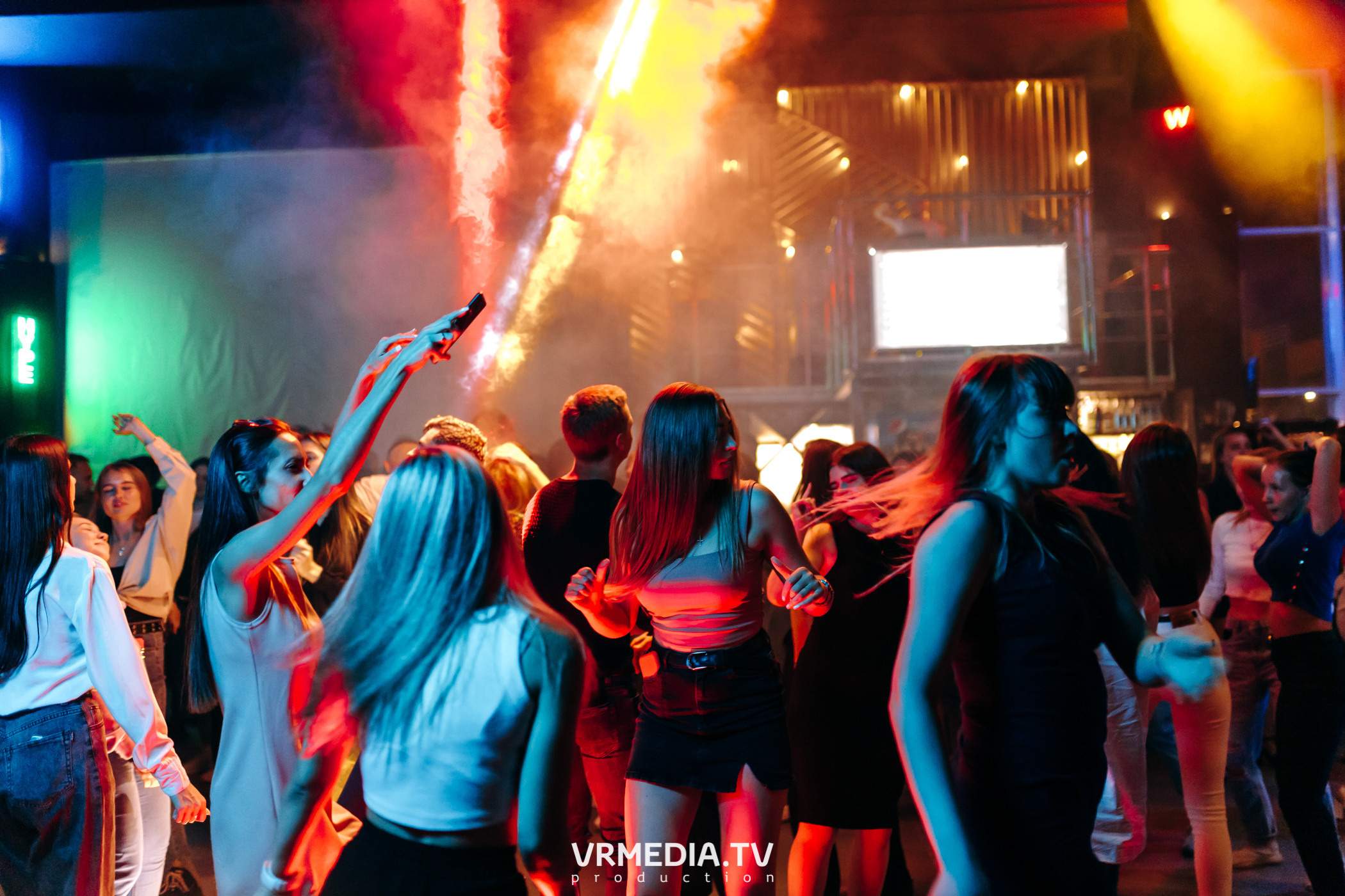 Выходные в баре «DOSKI»