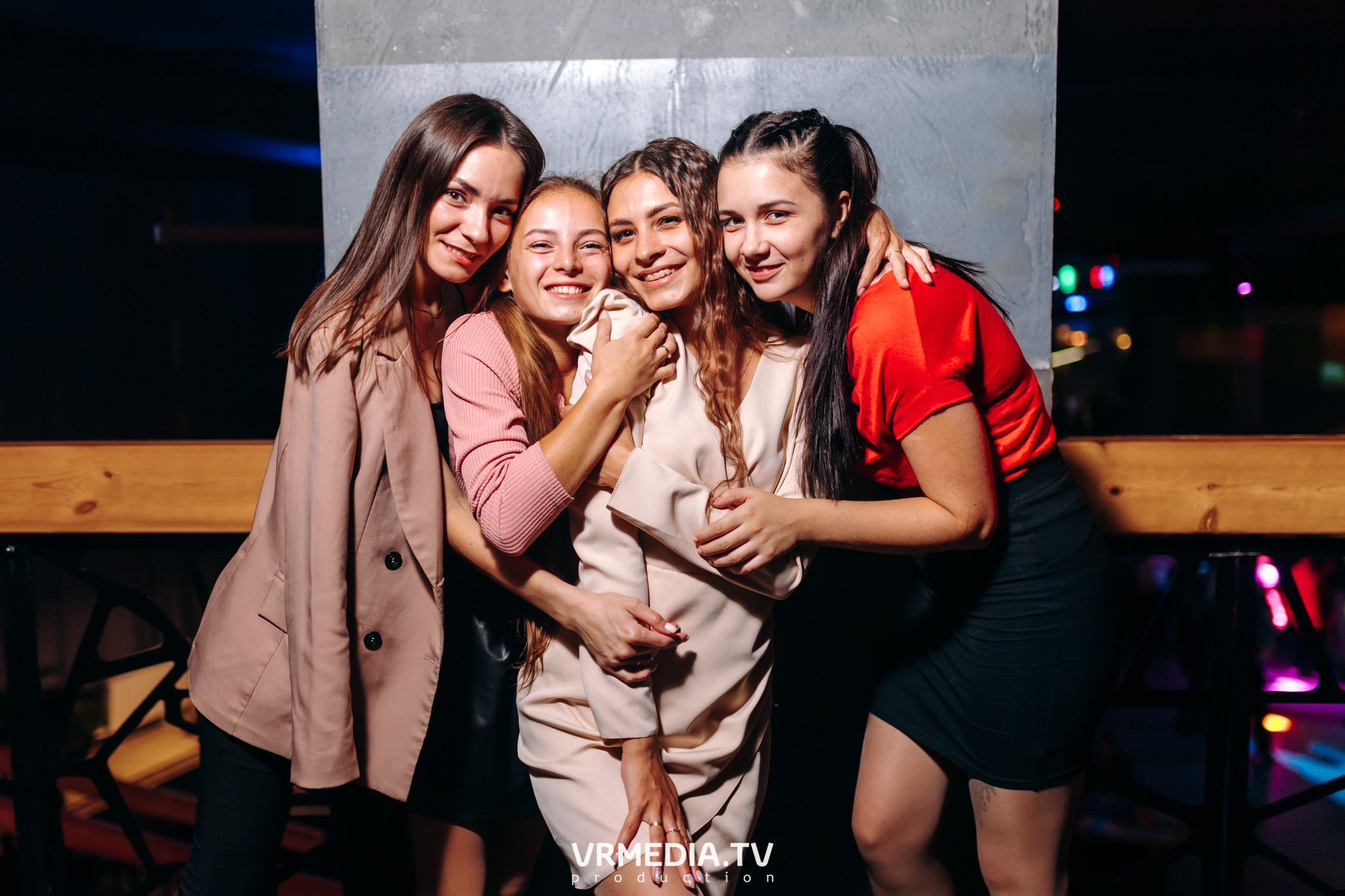 Выходные в баре «DOSKI»