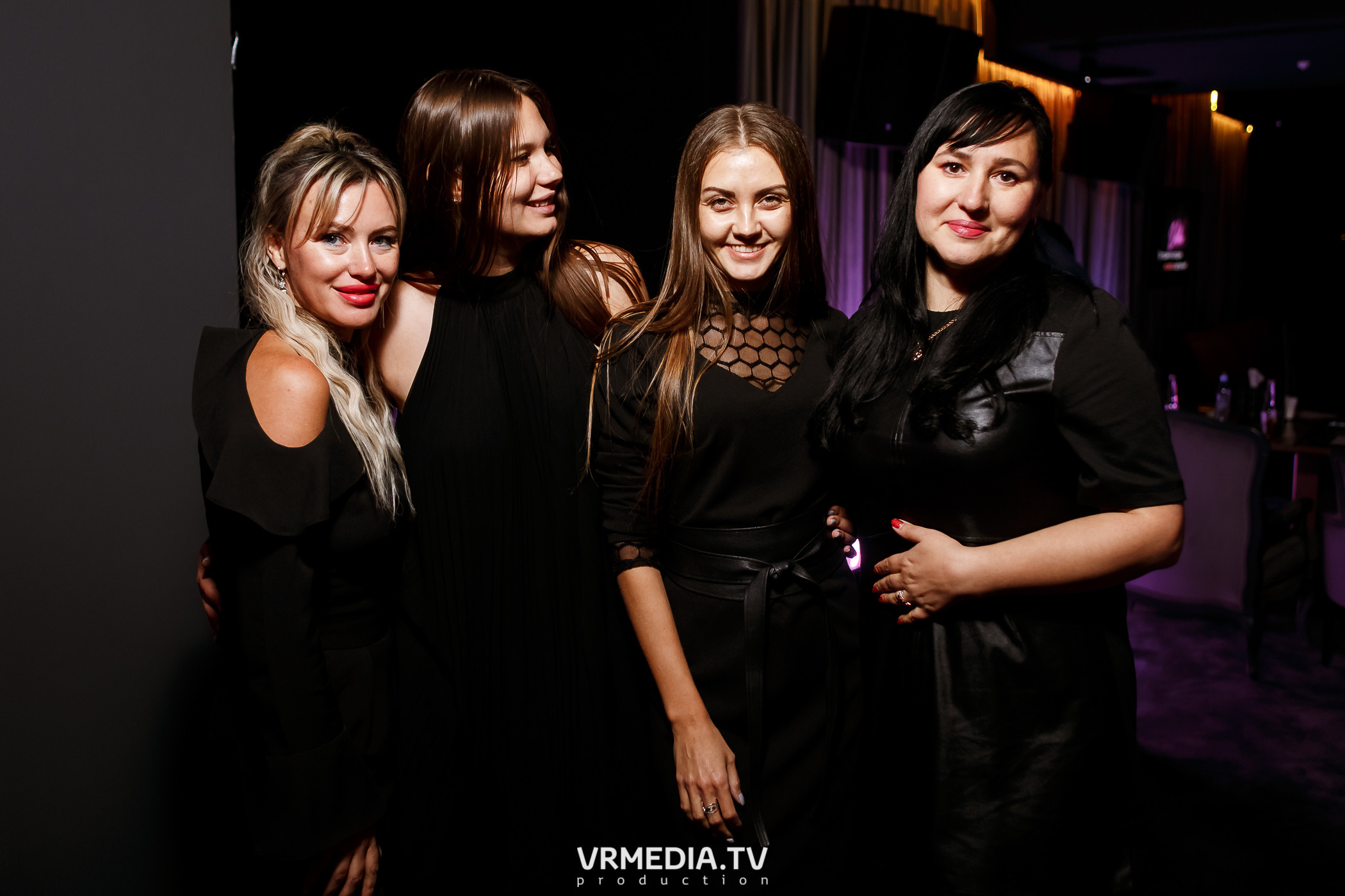 Выходные в караоке-баре «Volna»