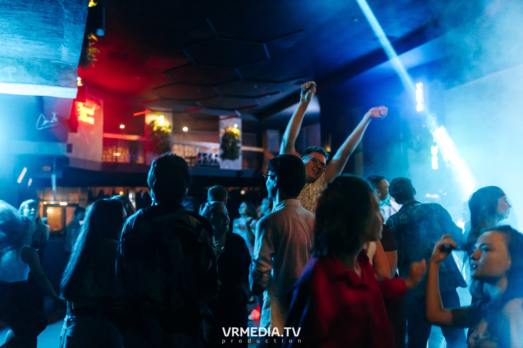 Выходные в баре «DOSKI»