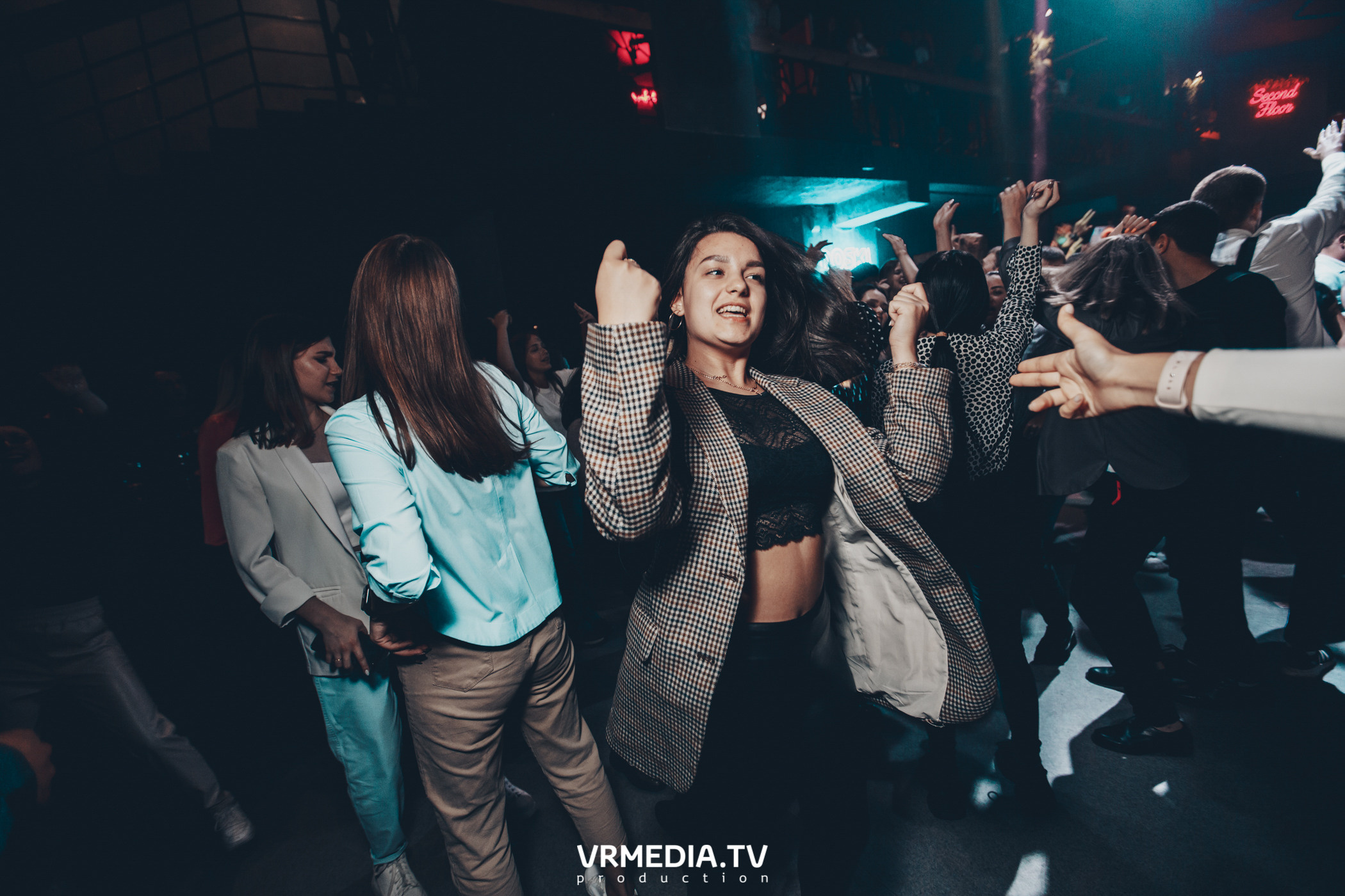 Выходные в баре «DOSKI»