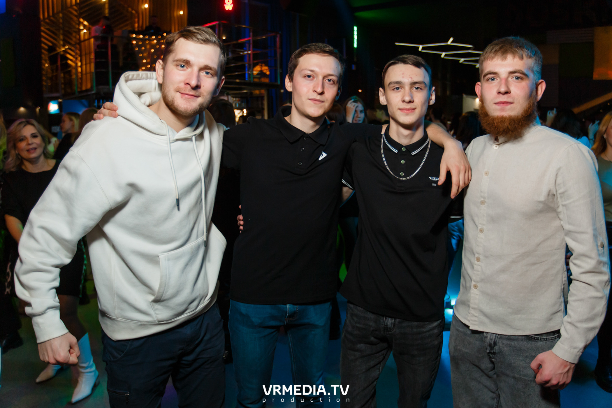 Выходные в баре «DOSKI»