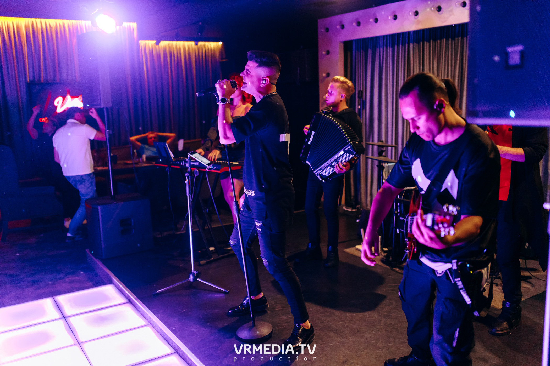 «Жуй орбит без сахара» в караоке-баре «Volna»